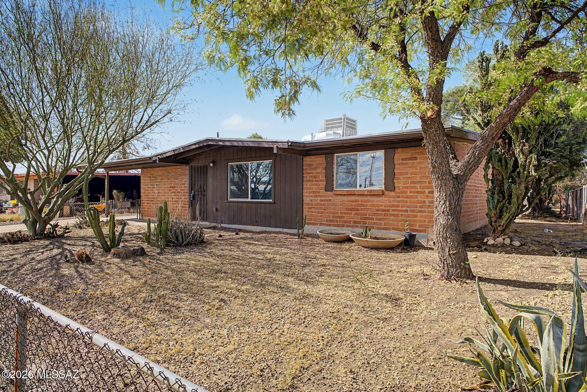 La Cholla - Residential