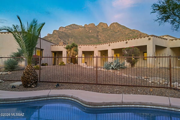 8755 N SUNNYSLOPE DR, TUCSON, AZ 85704 - Image 807859fbecbe131bc073f7aa5f5d2a2b/77991226