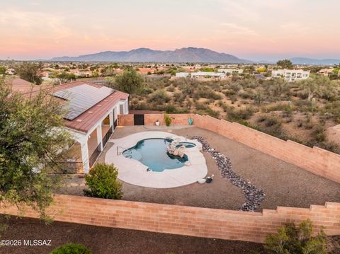 Photo of 7905 N Placita Murrieta, Tucson, AZ 85743 (MLS # 22607838)
