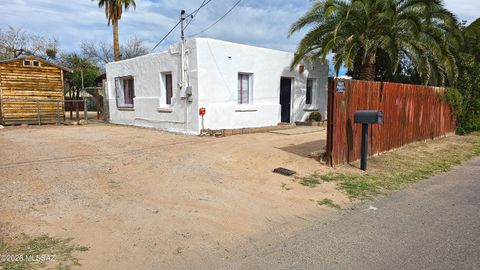 Photo of 830 W Simmons Road, Tucson, AZ 85705 (MLS # 22603613)
