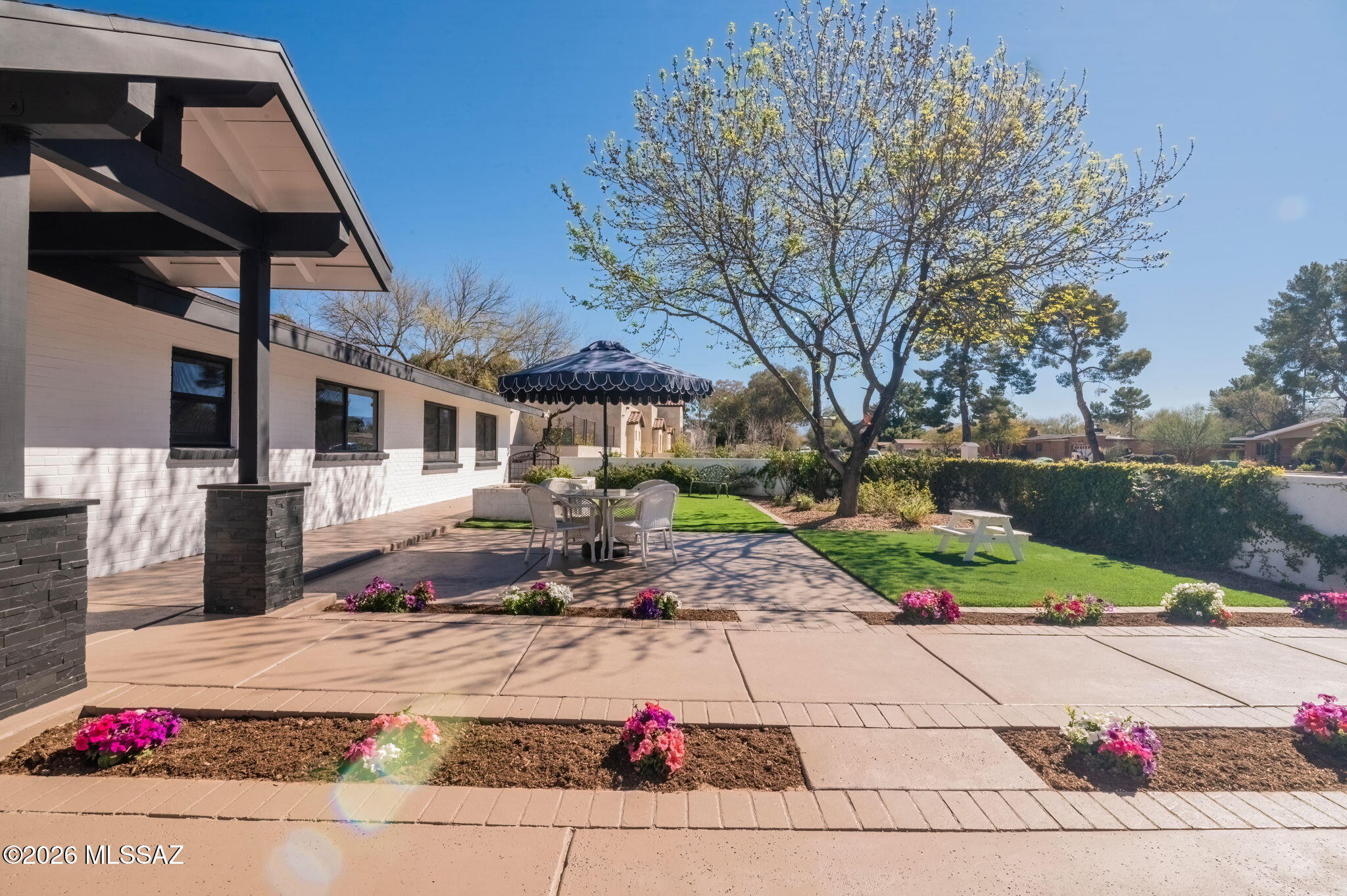 5991 E San Mateo Street