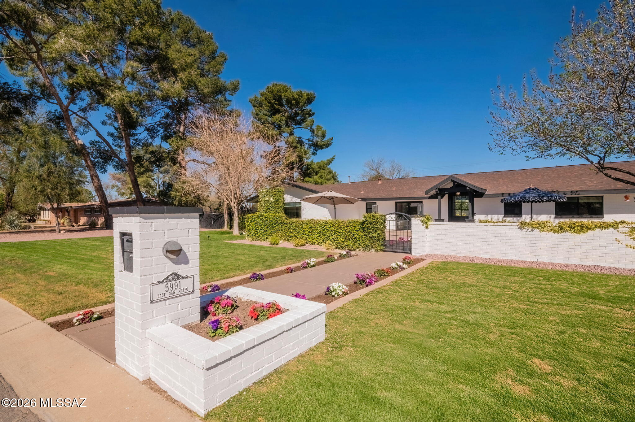 5991 E San Mateo Street