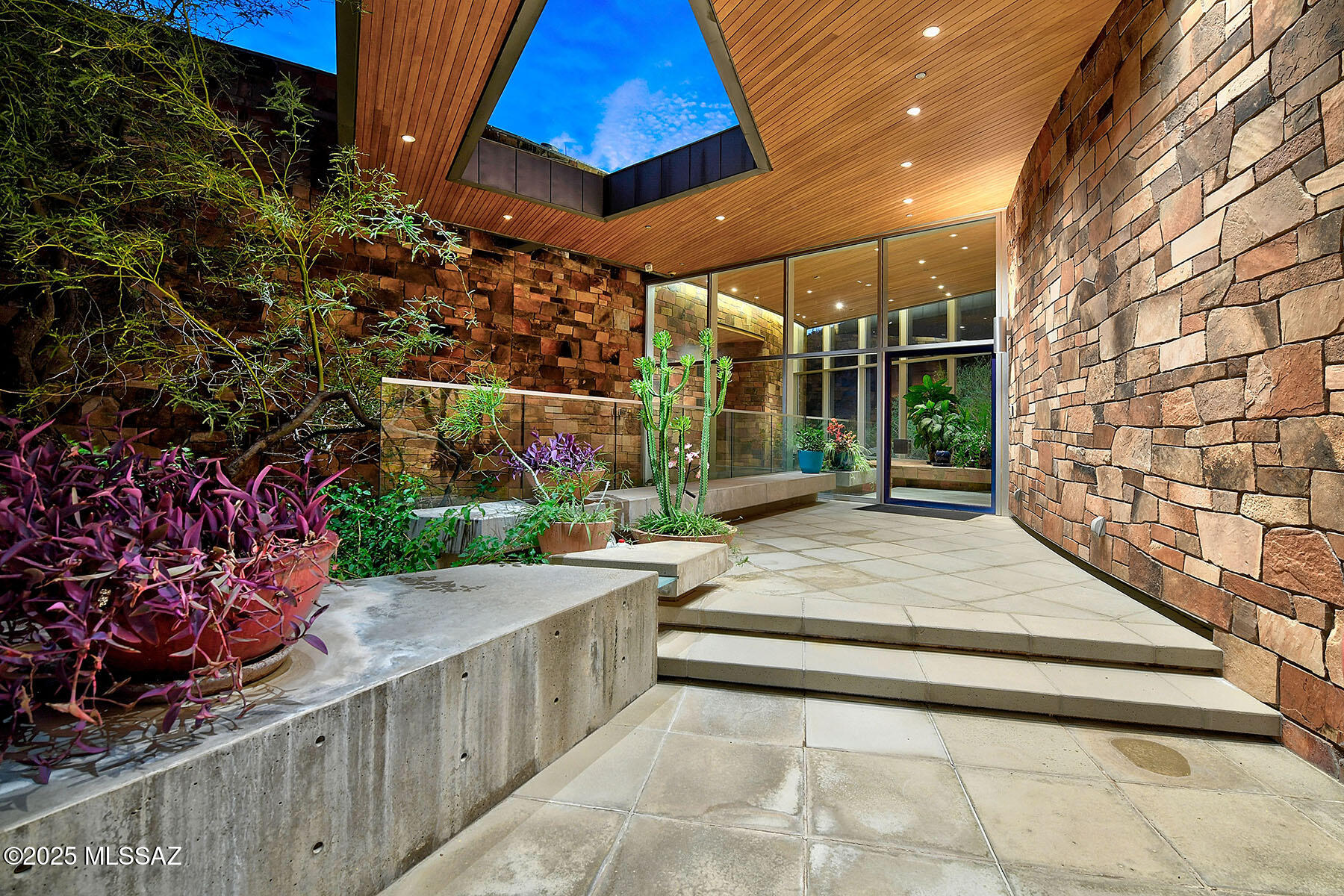 7474 N Catalina Ridge Drive