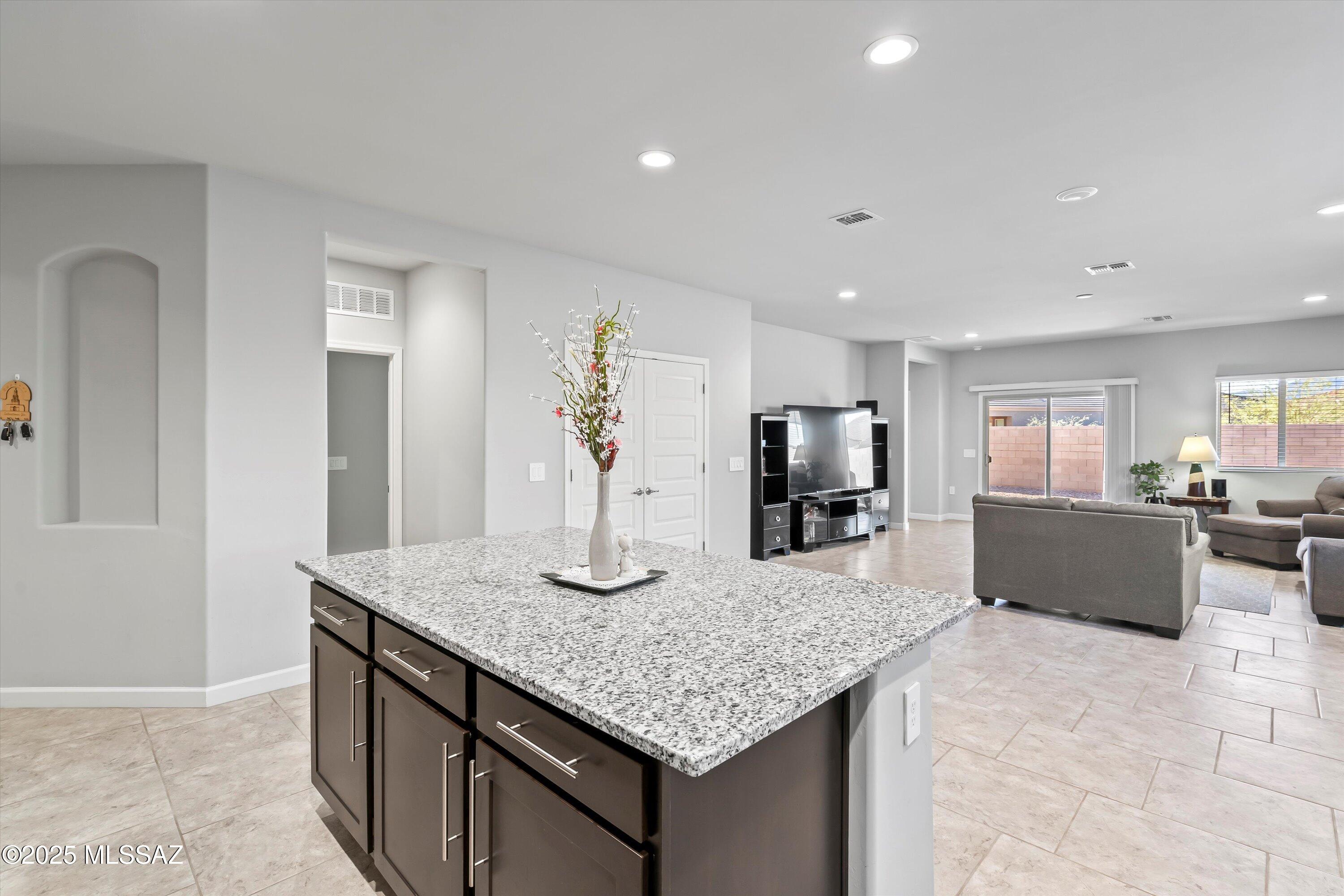 Saguaro Bloom 7B - Residential