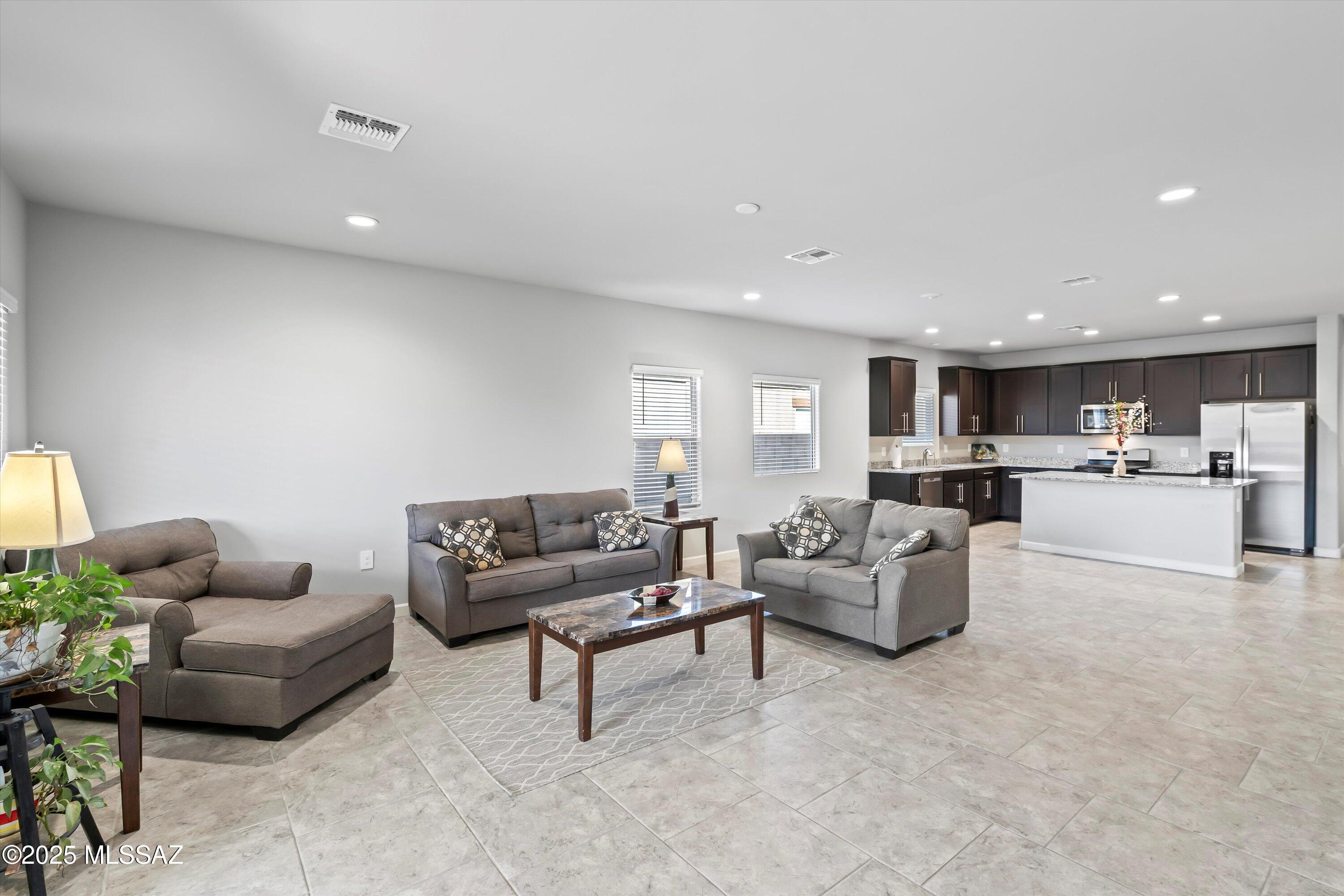 Saguaro Bloom 7B - Residential