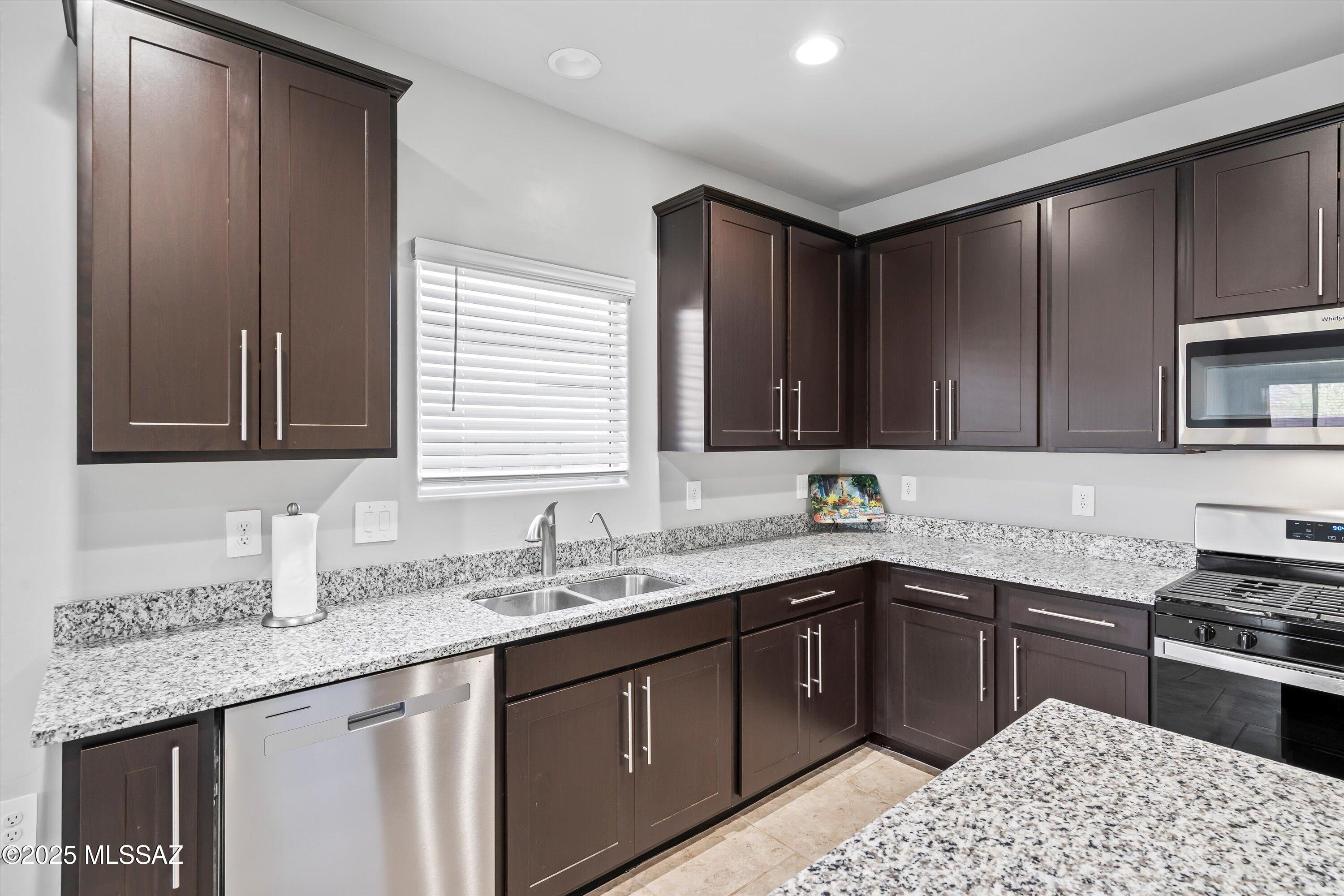 Saguaro Bloom 7B - Residential