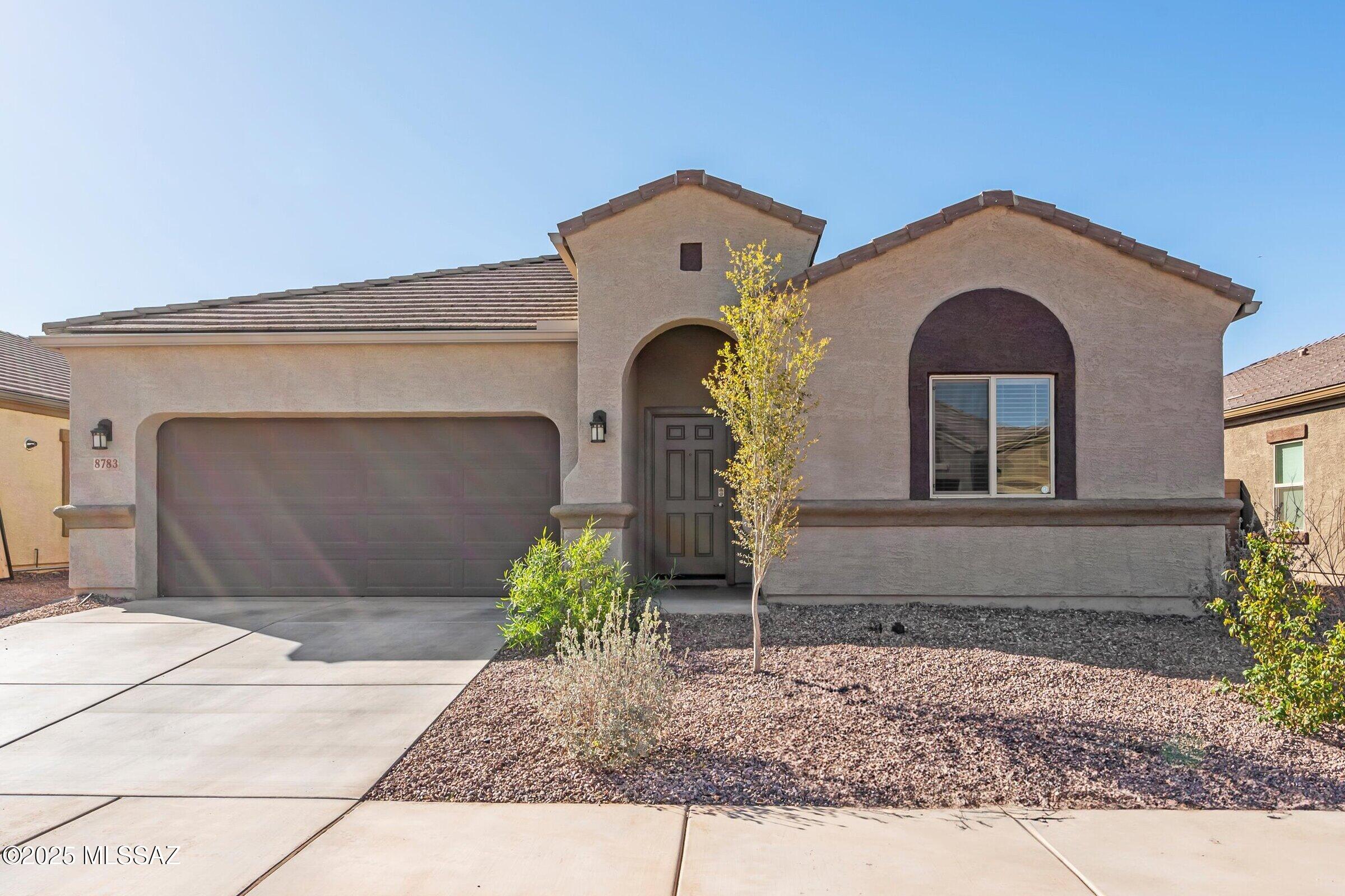 Saguaro Bloom 7B - Residential