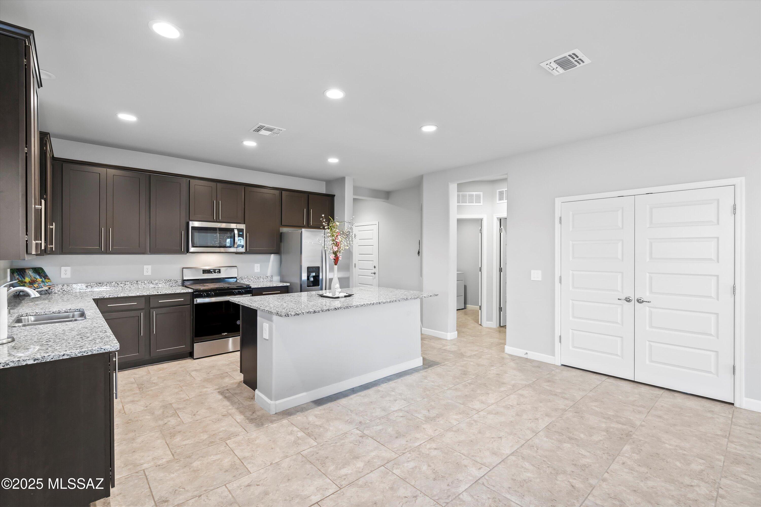 Saguaro Bloom 7B - Residential