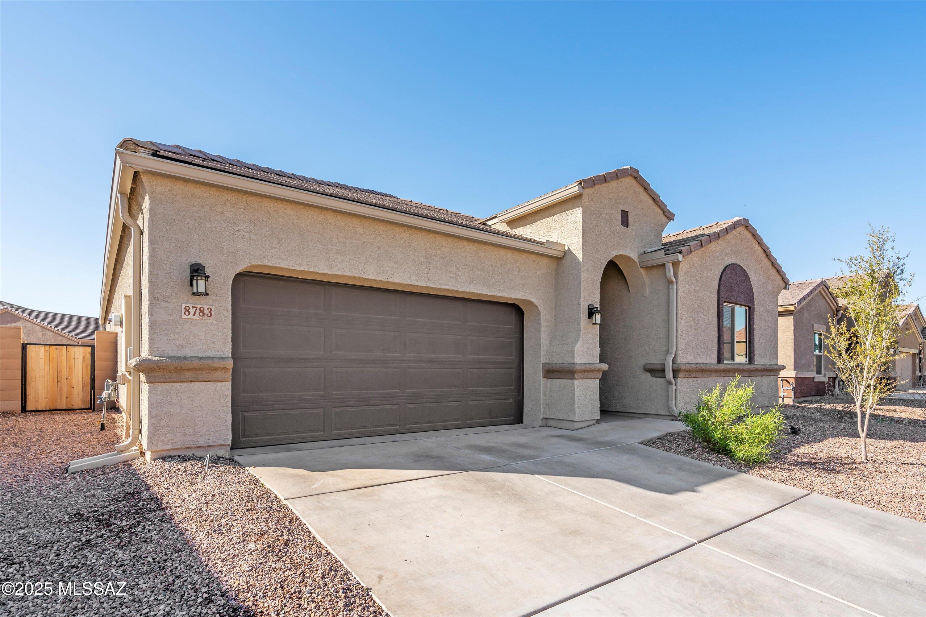 Saguaro Bloom 7B - Residential