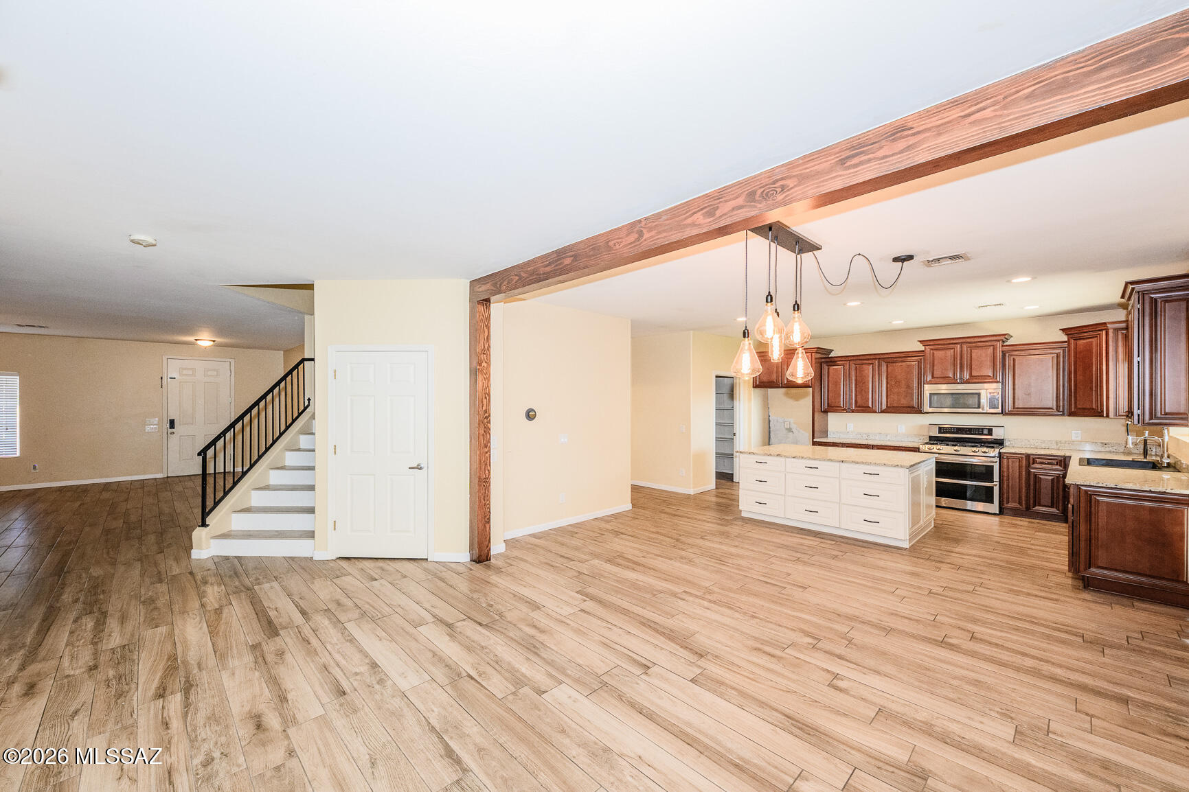 Black Horse (1-411) - Residential