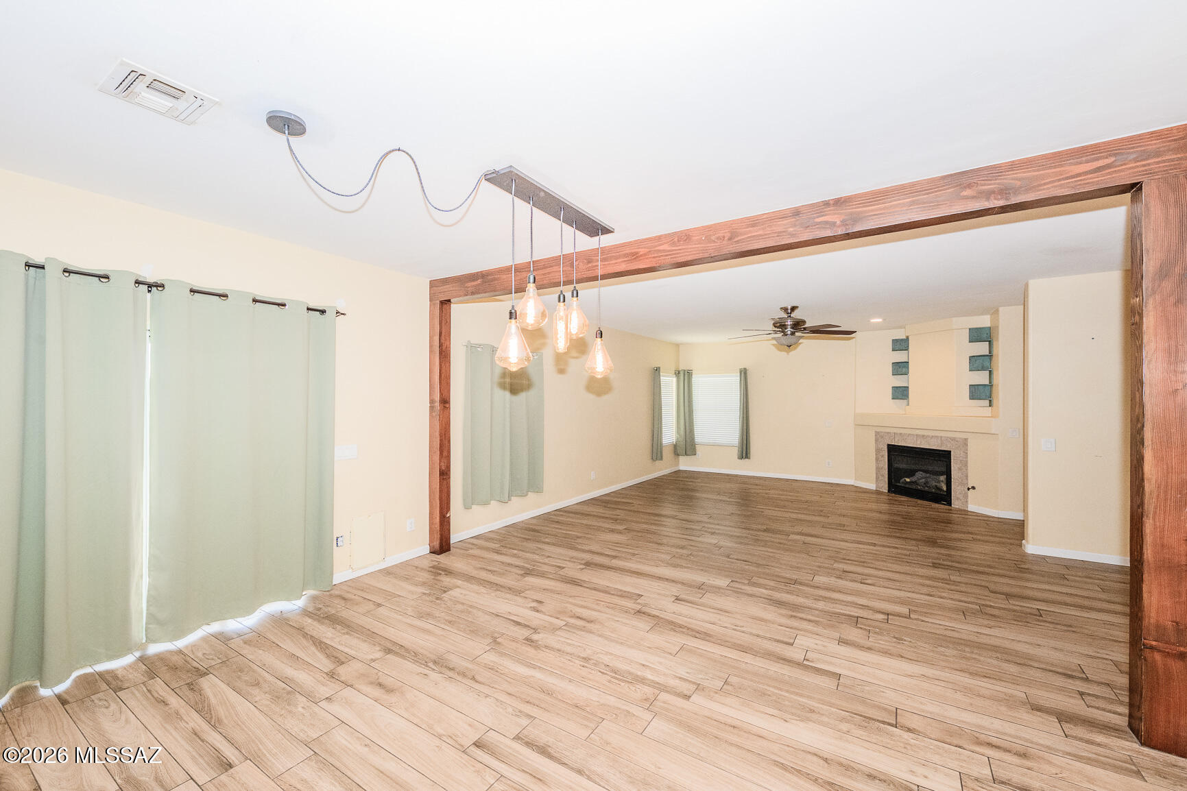 Black Horse (1-411) - Residential