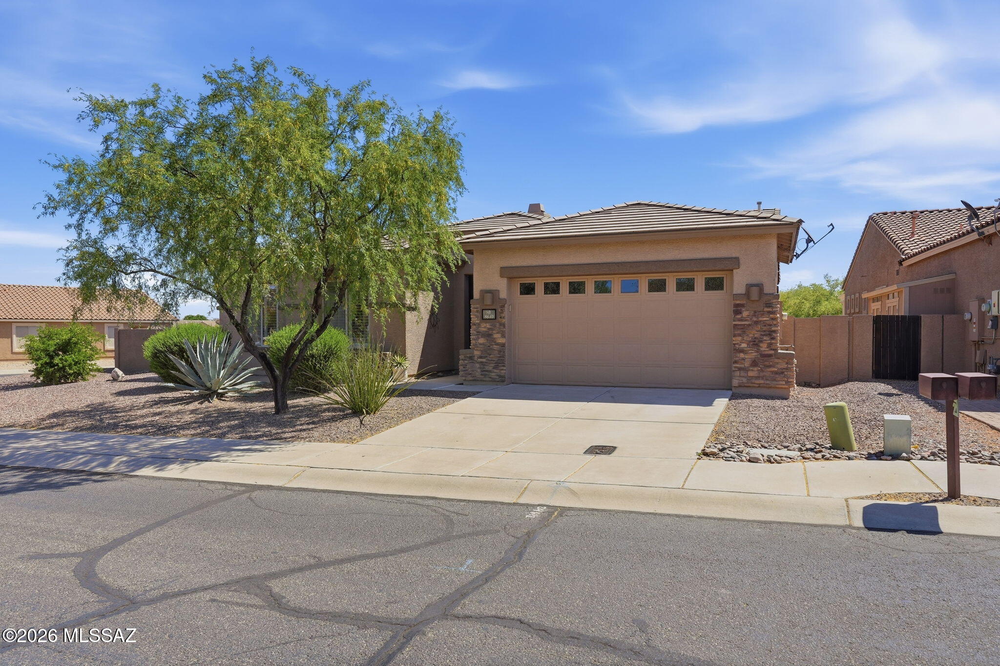 8640 N Moonfire Drive