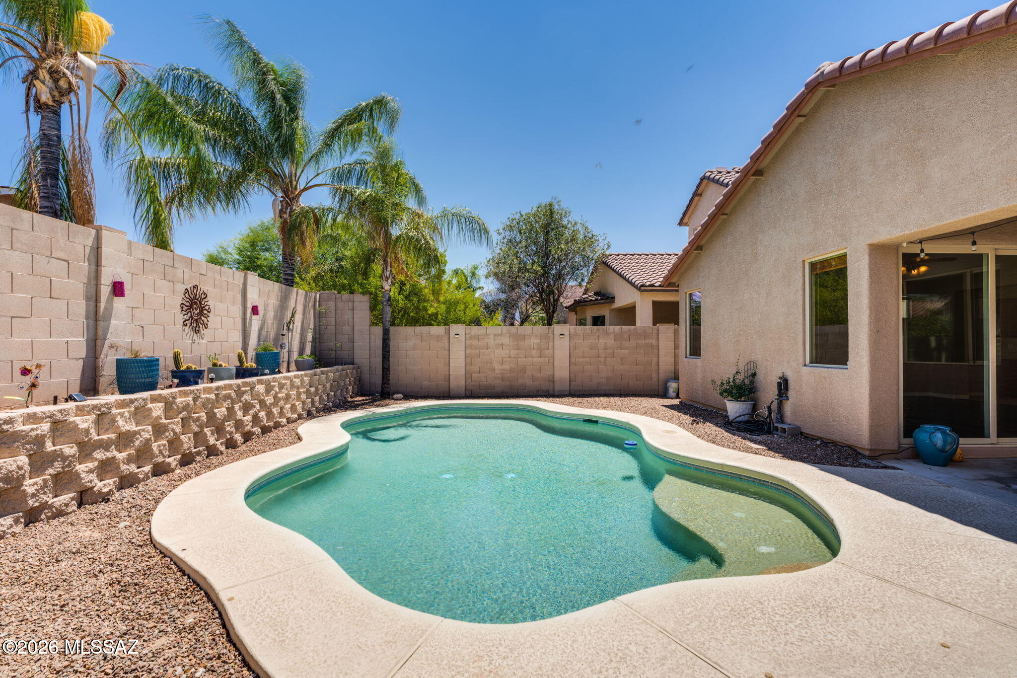 972 W Leatherleaf Drive