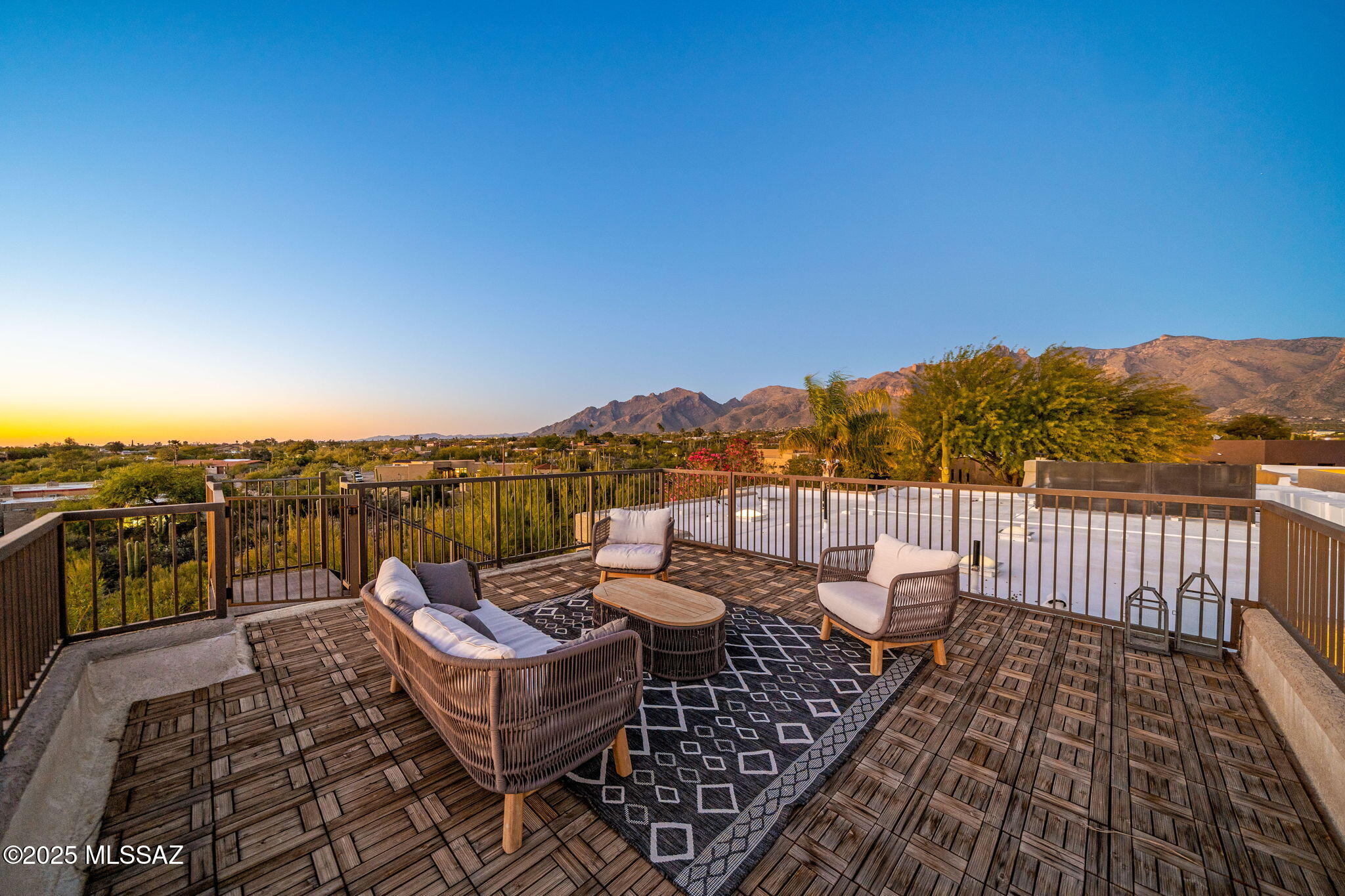 5775 N Campbell Avenue