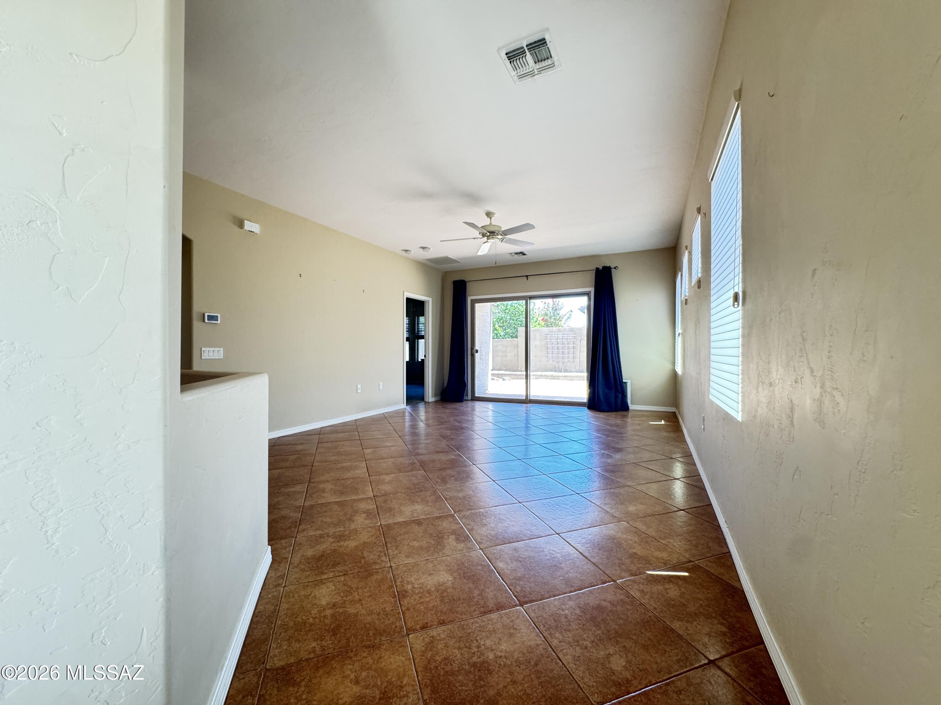 335 W Calle Del Estribo