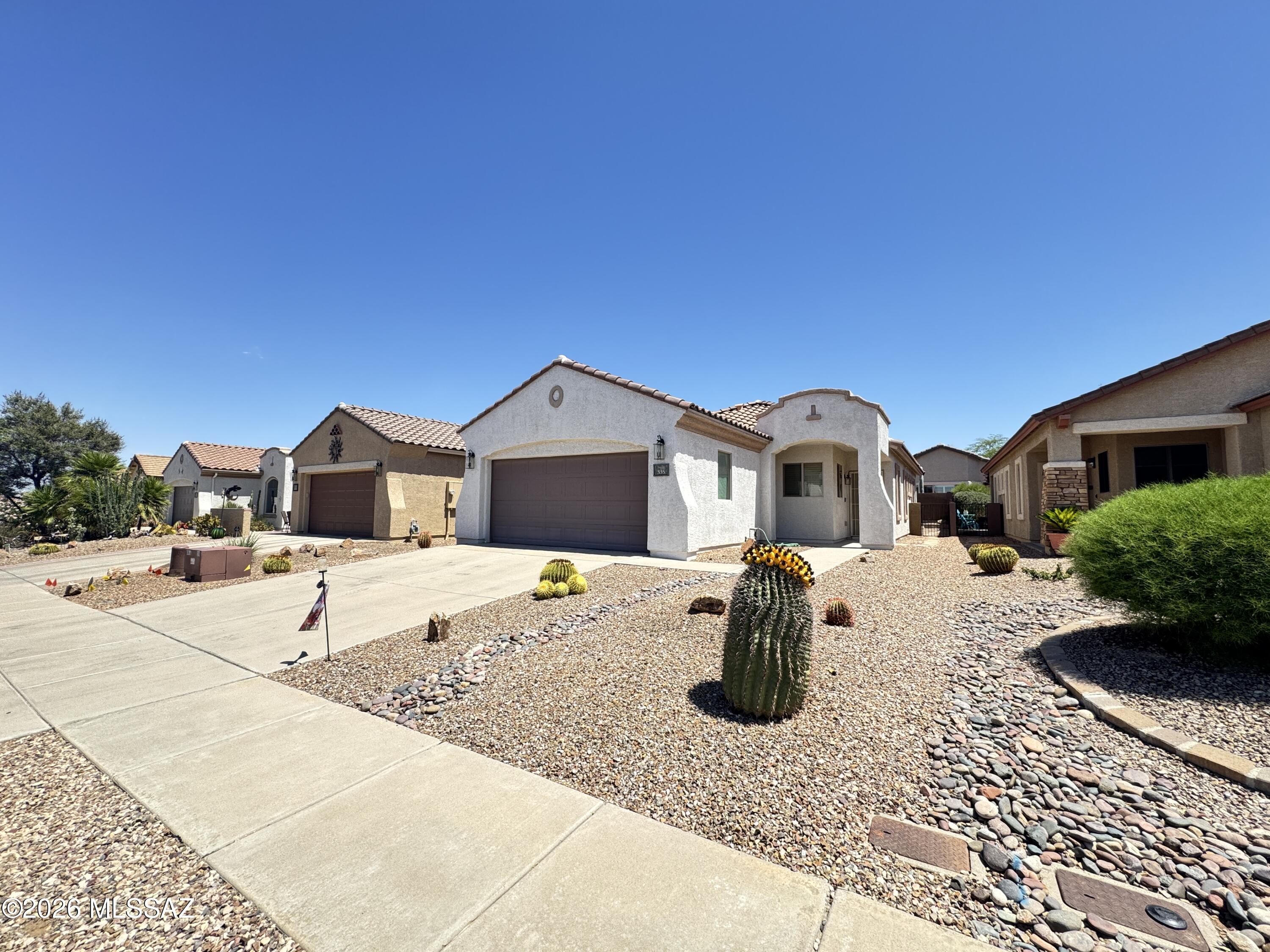 335 W Calle Del Estribo