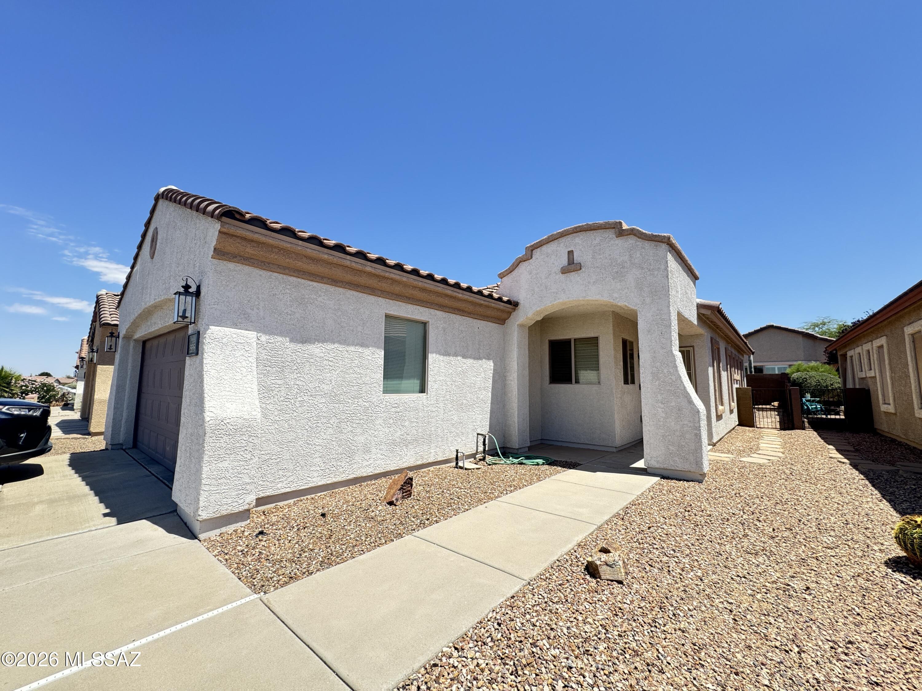 335 W Calle Del Estribo
