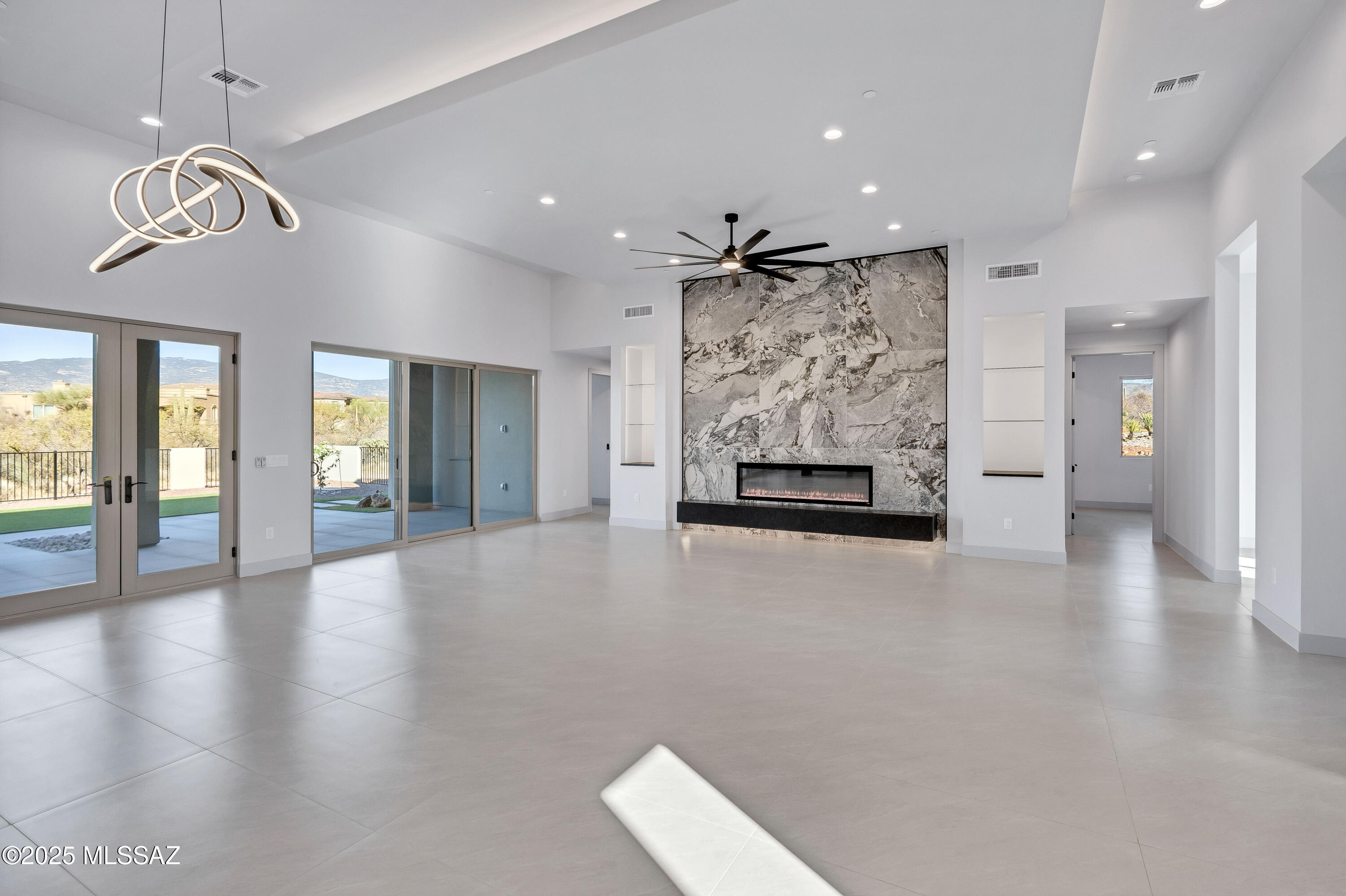 Coyote Creek (1-395) - Residential