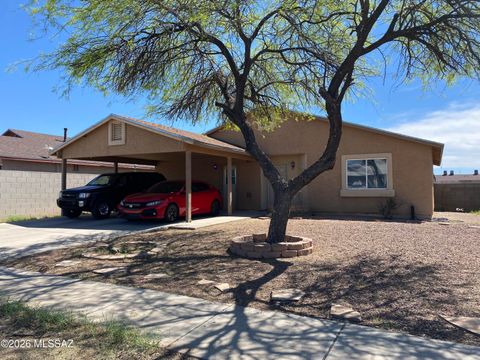 Photo of 247 W Placita Casas Bonitas, Tucson, AZ 85706 (MLS # 22607816)