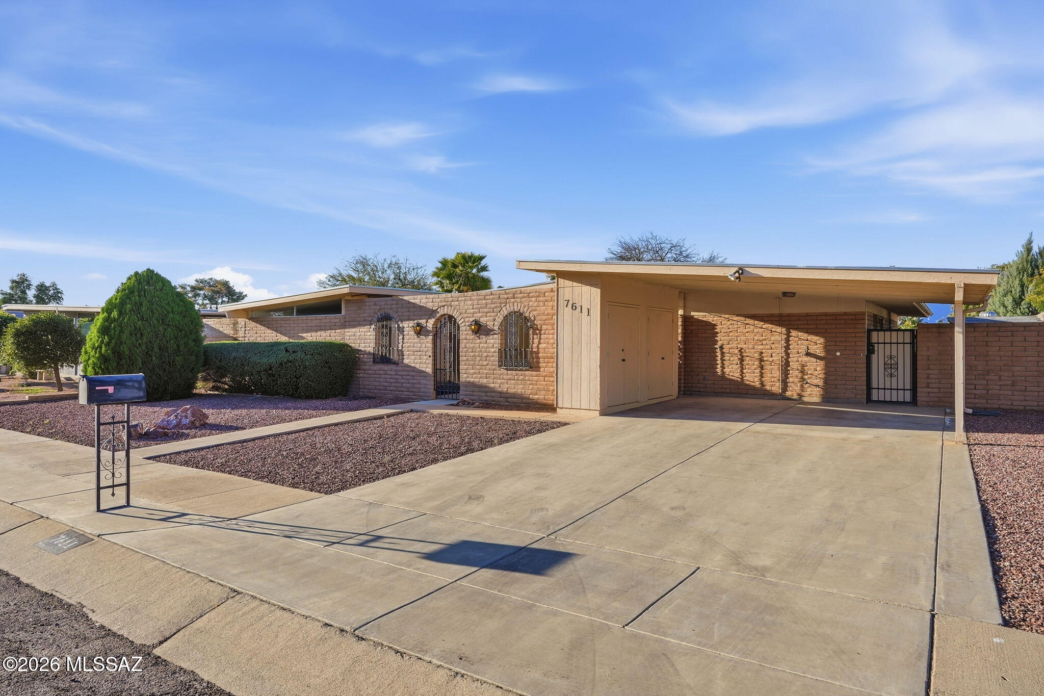 7611 E Waverly Street