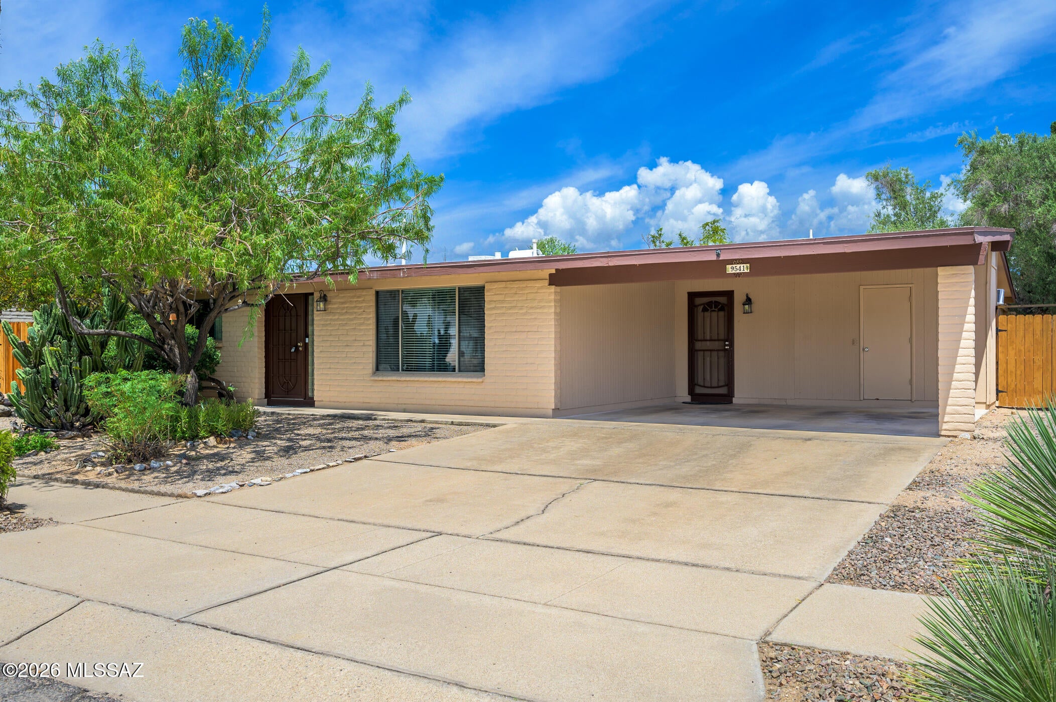 9541 E Calle Eunice