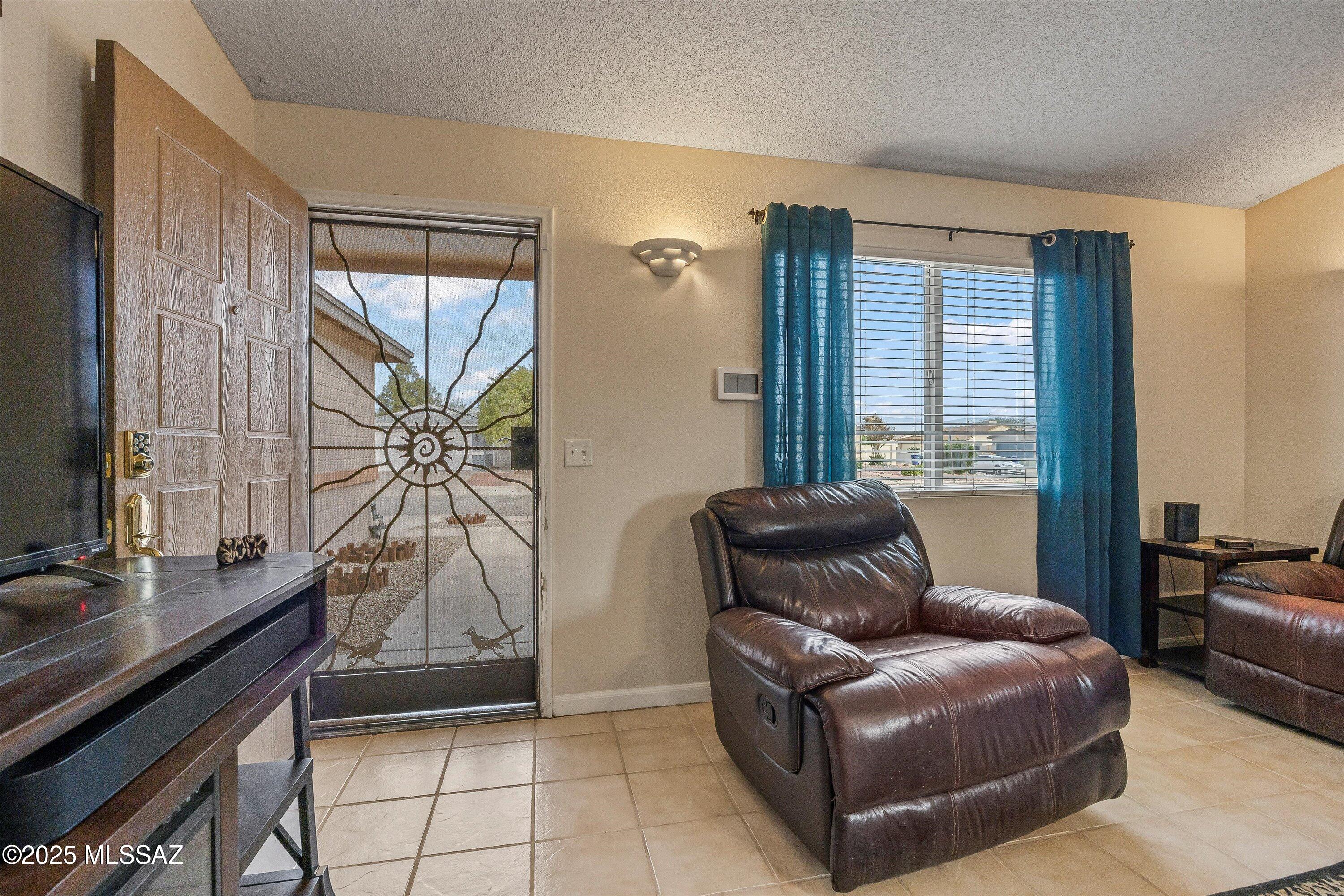 1709 W Applecreek Place