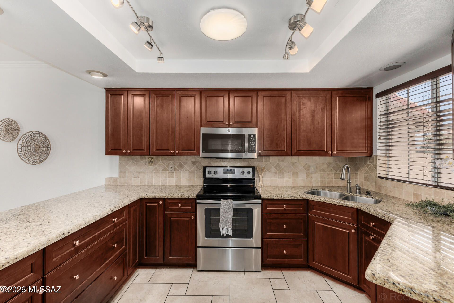 Elliott Homes At Rita Ranch (1-521) - Residential