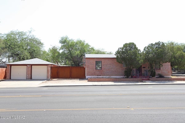 1202 N TUCSON BLVD, TUCSON, AZ 85716 - Image 856189deb6a4ebee9fc6a8f16c5e8df7/4031867744