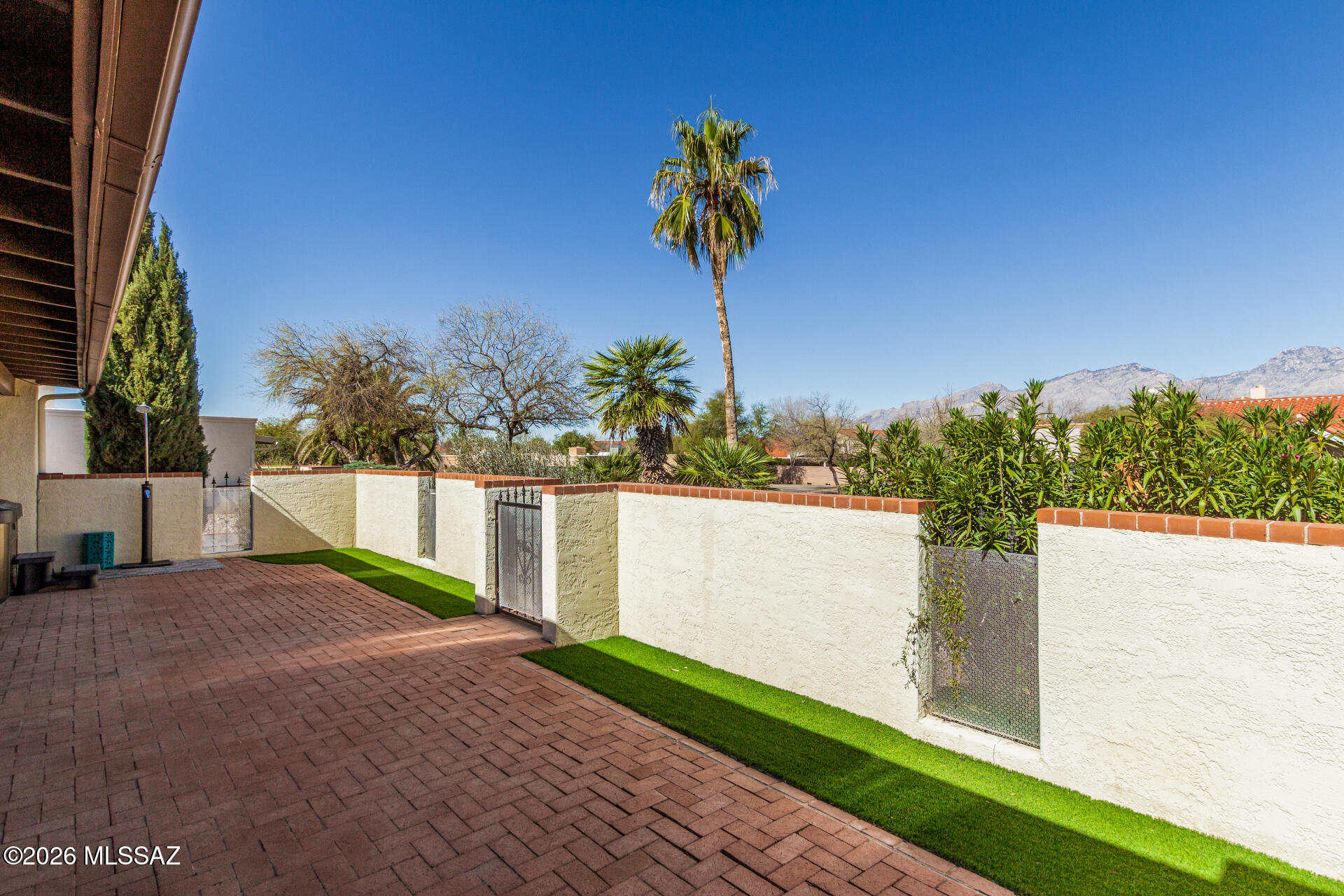 Colonia Verde (13-17) - Residential
