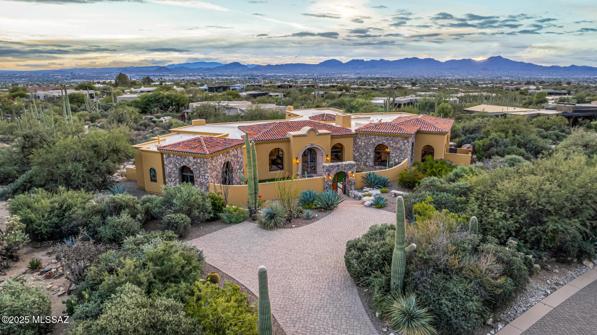 1734 E Sanctuary Cove Way