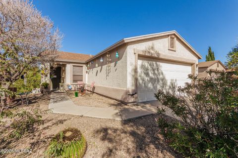 Photo of 2595 E Warwick Castle Lane, Tucson, AZ 85706 (MLS # 22603552)