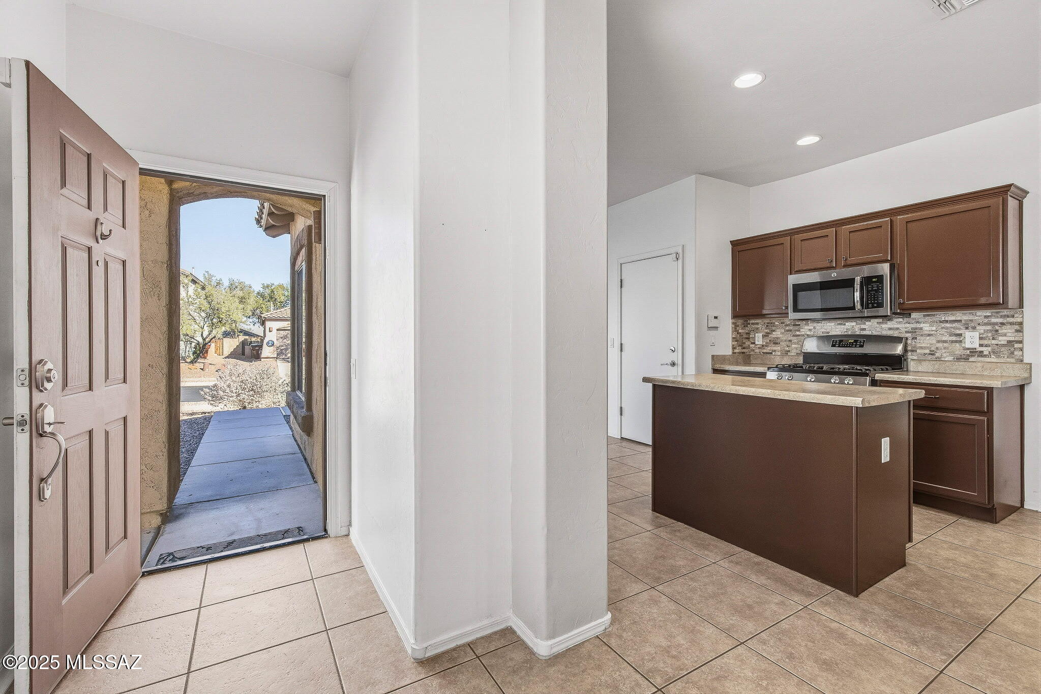 539 W Calle Sombra Linda