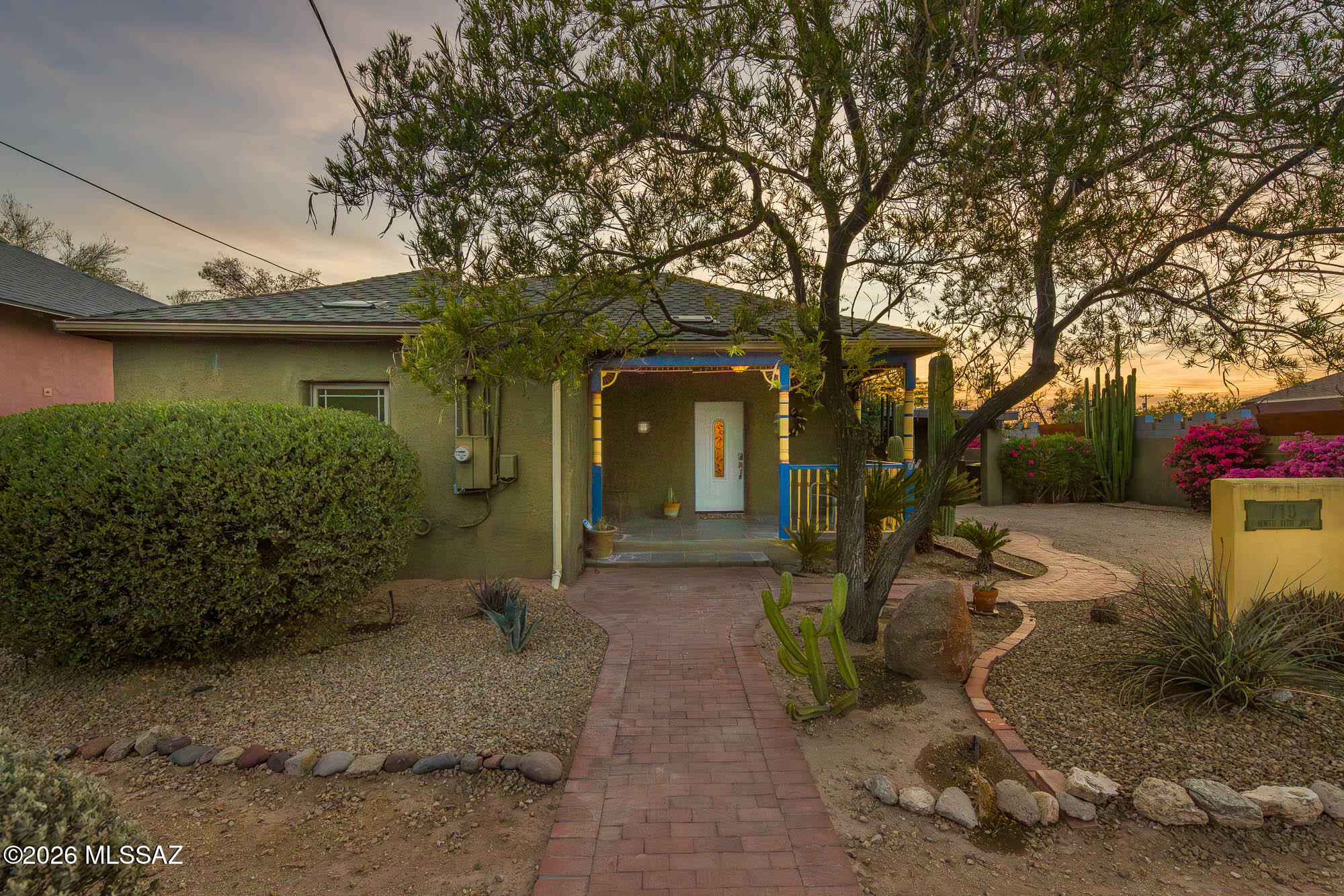 713 N 11th Avenue
