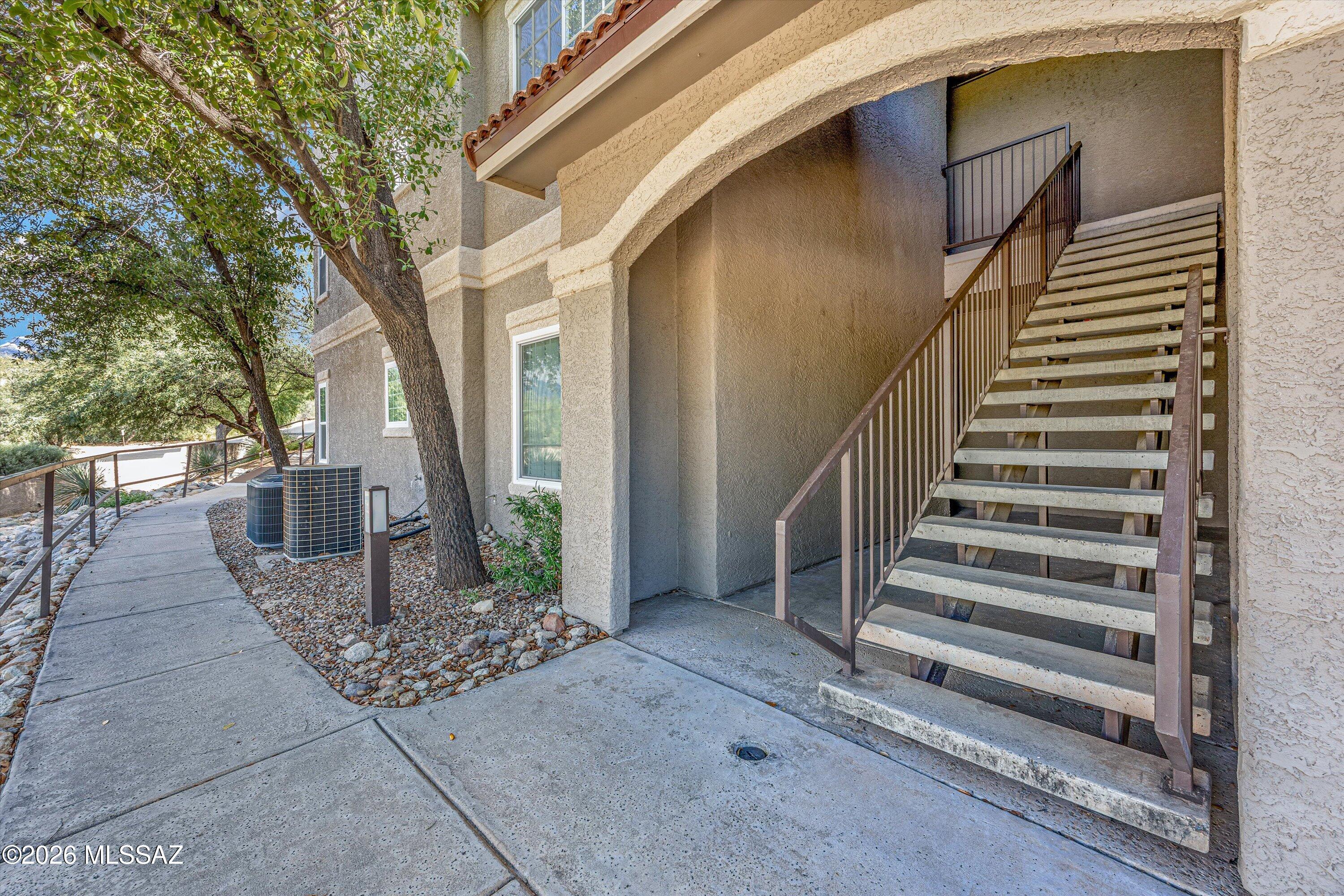 1500 E Pusch Wilderness Drive 8208