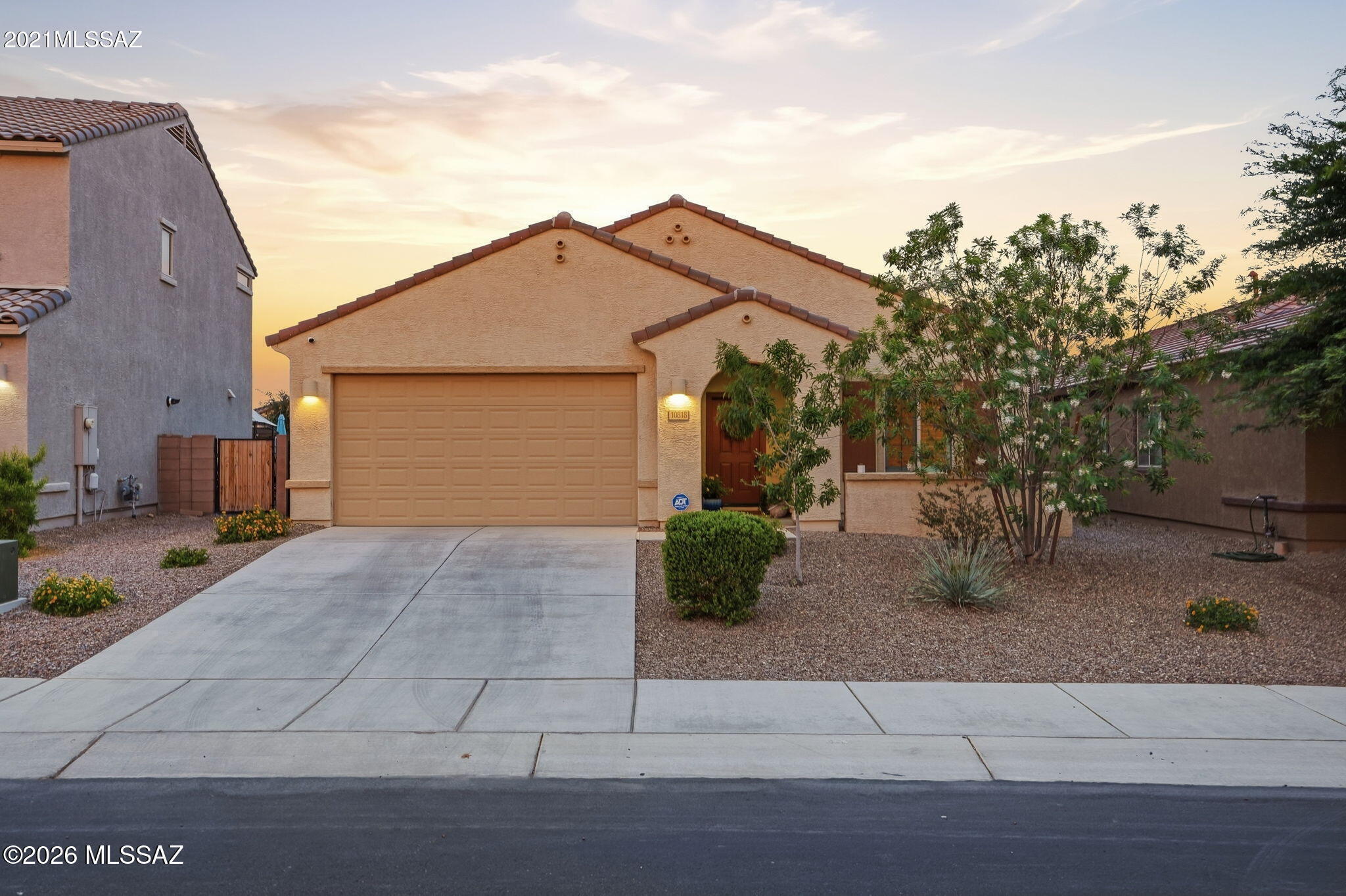 10818 W Claxton Drive