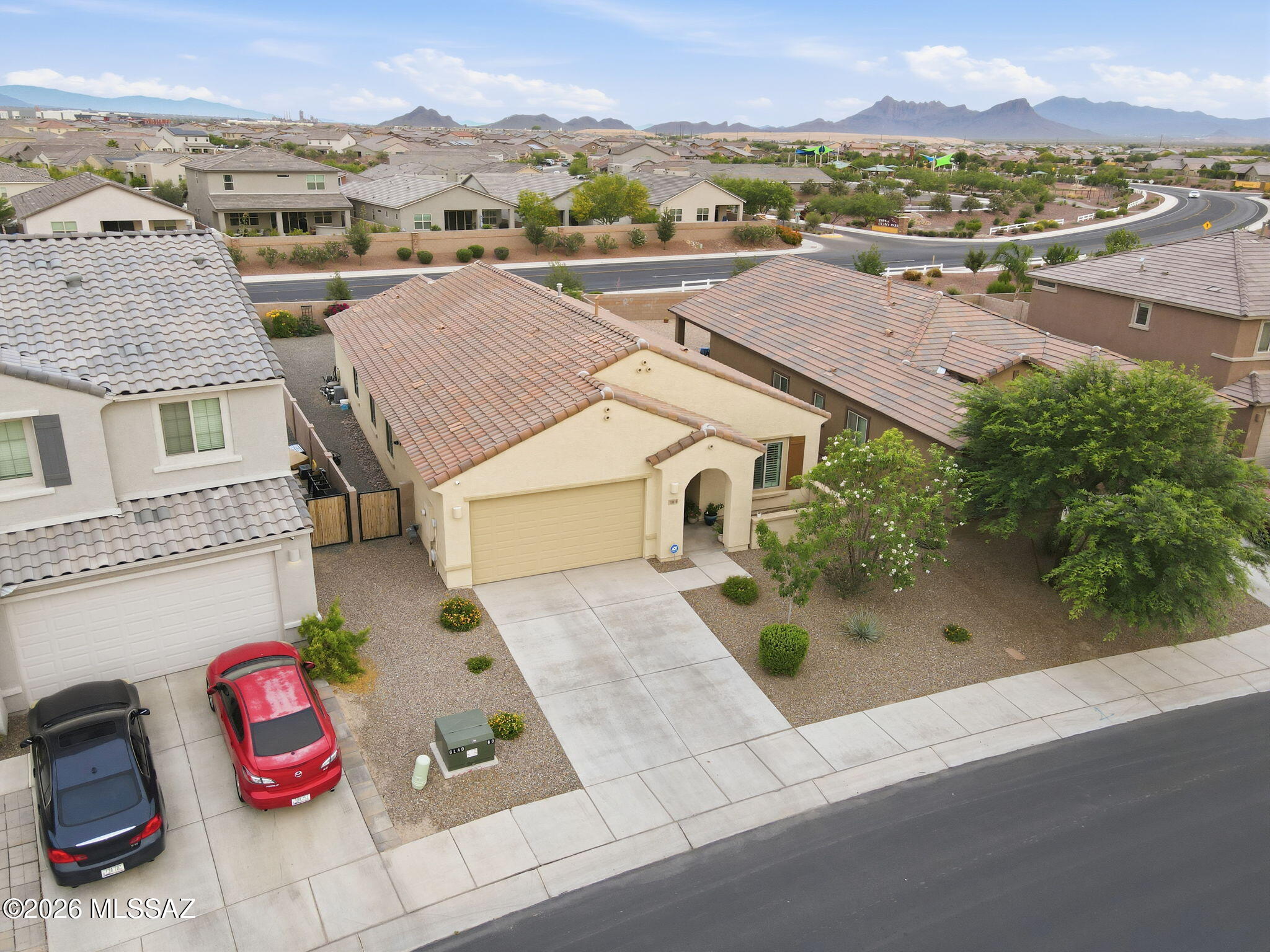 10818 W Claxton Drive