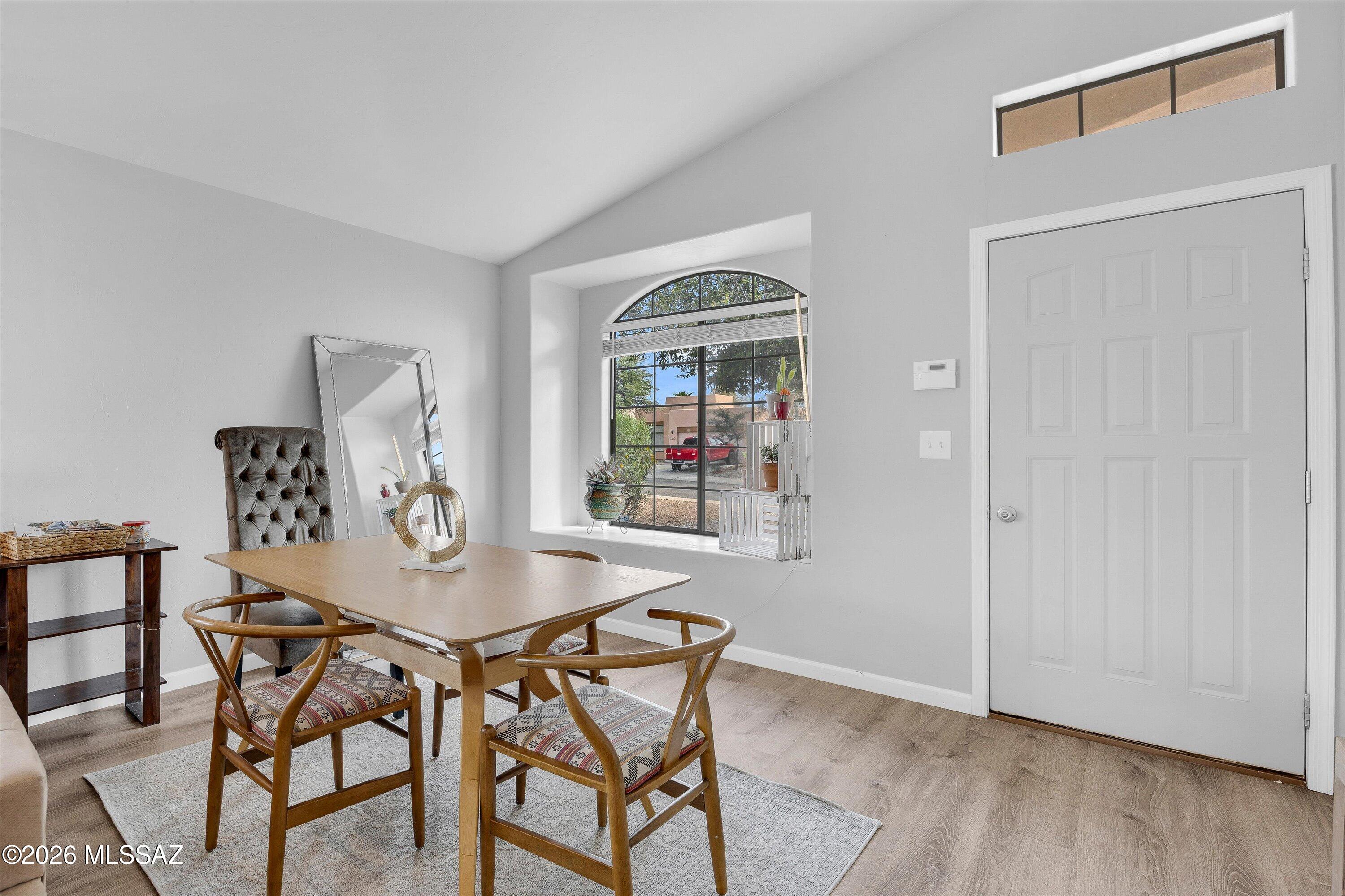 7077 N Avenida Adella