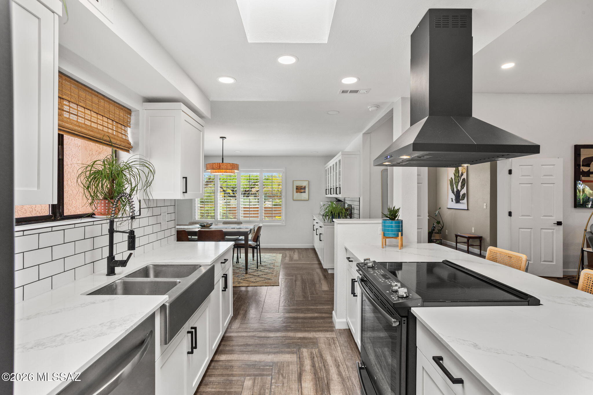 6850 E Loma Del Bribon