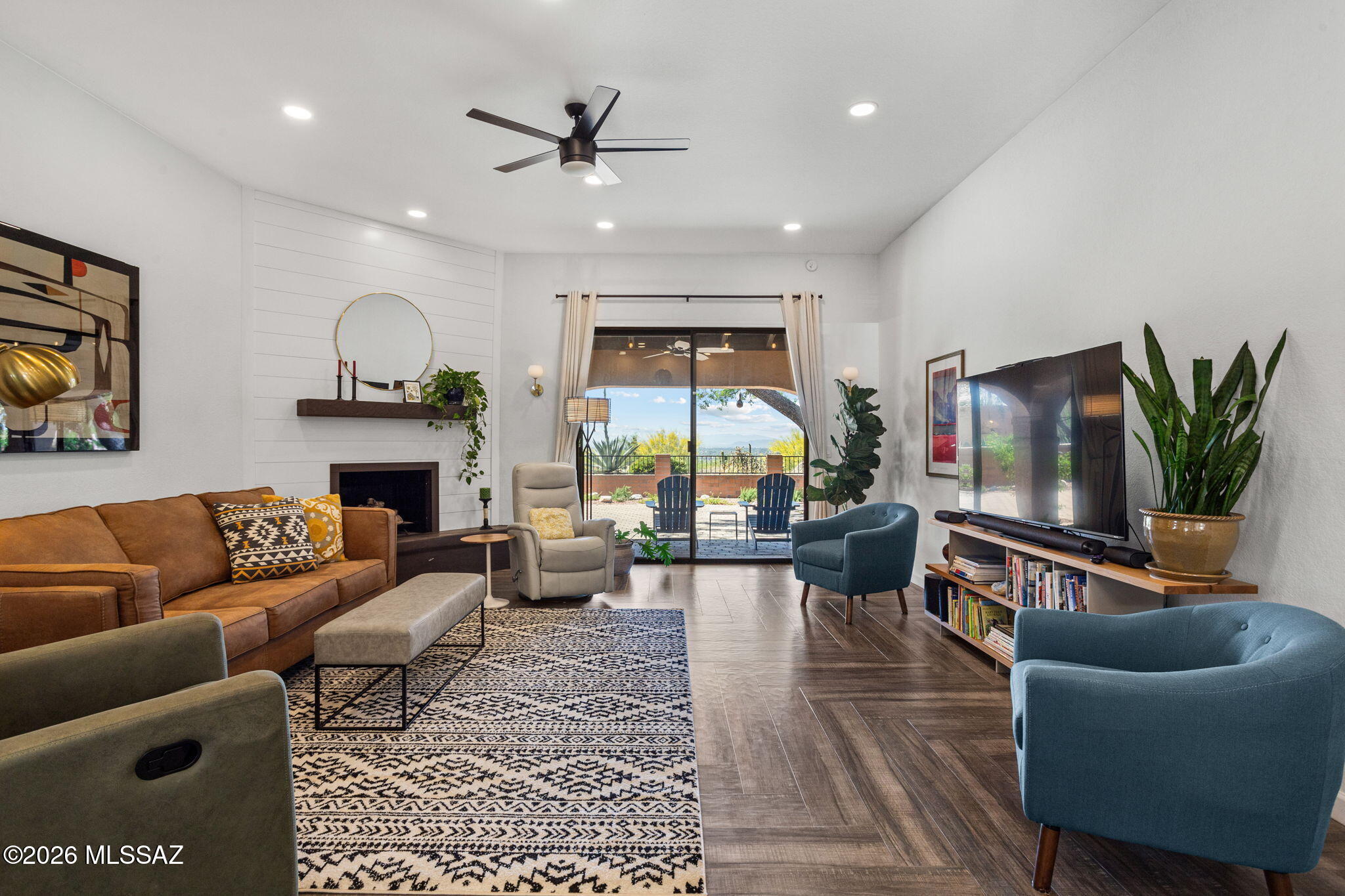 6850 E Loma Del Bribon