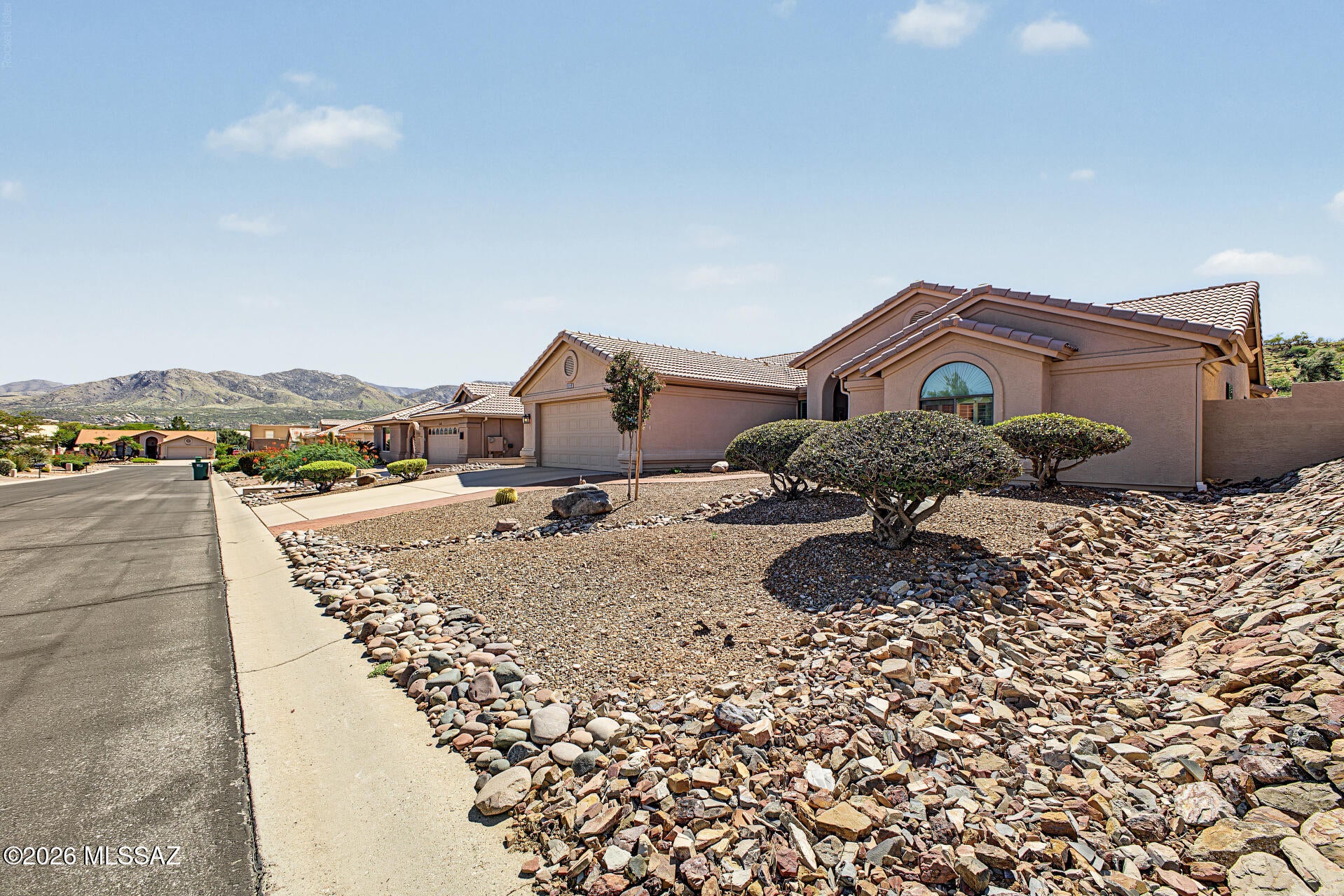63647 E Edgeview Lane