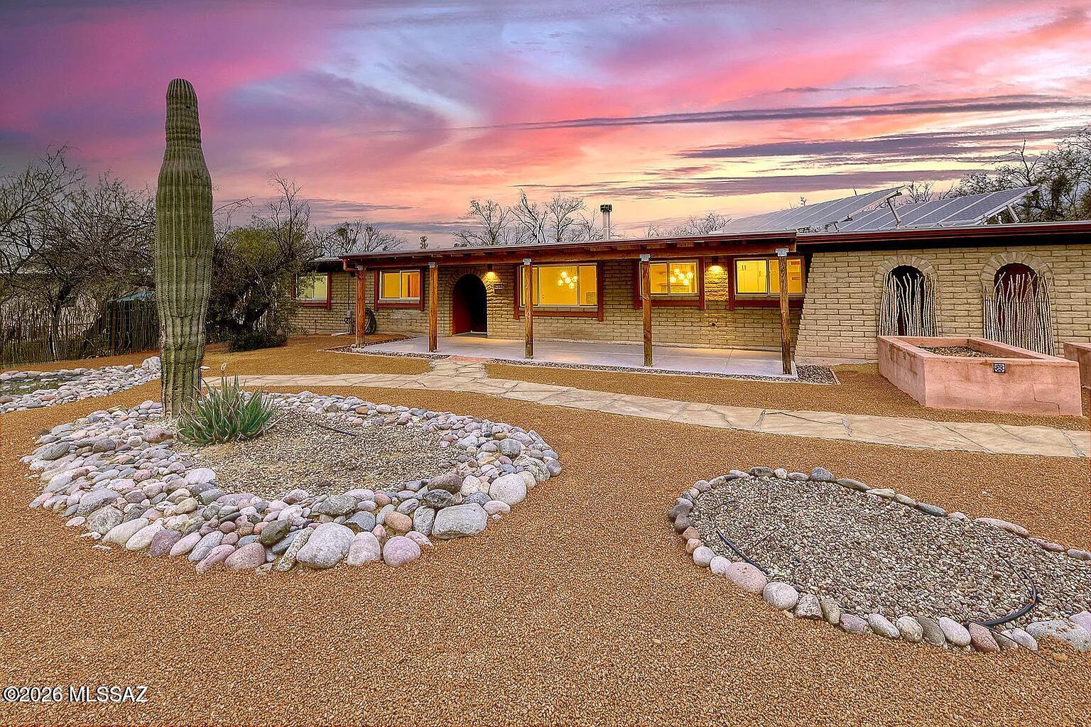 4231 N Bidahochi Drive