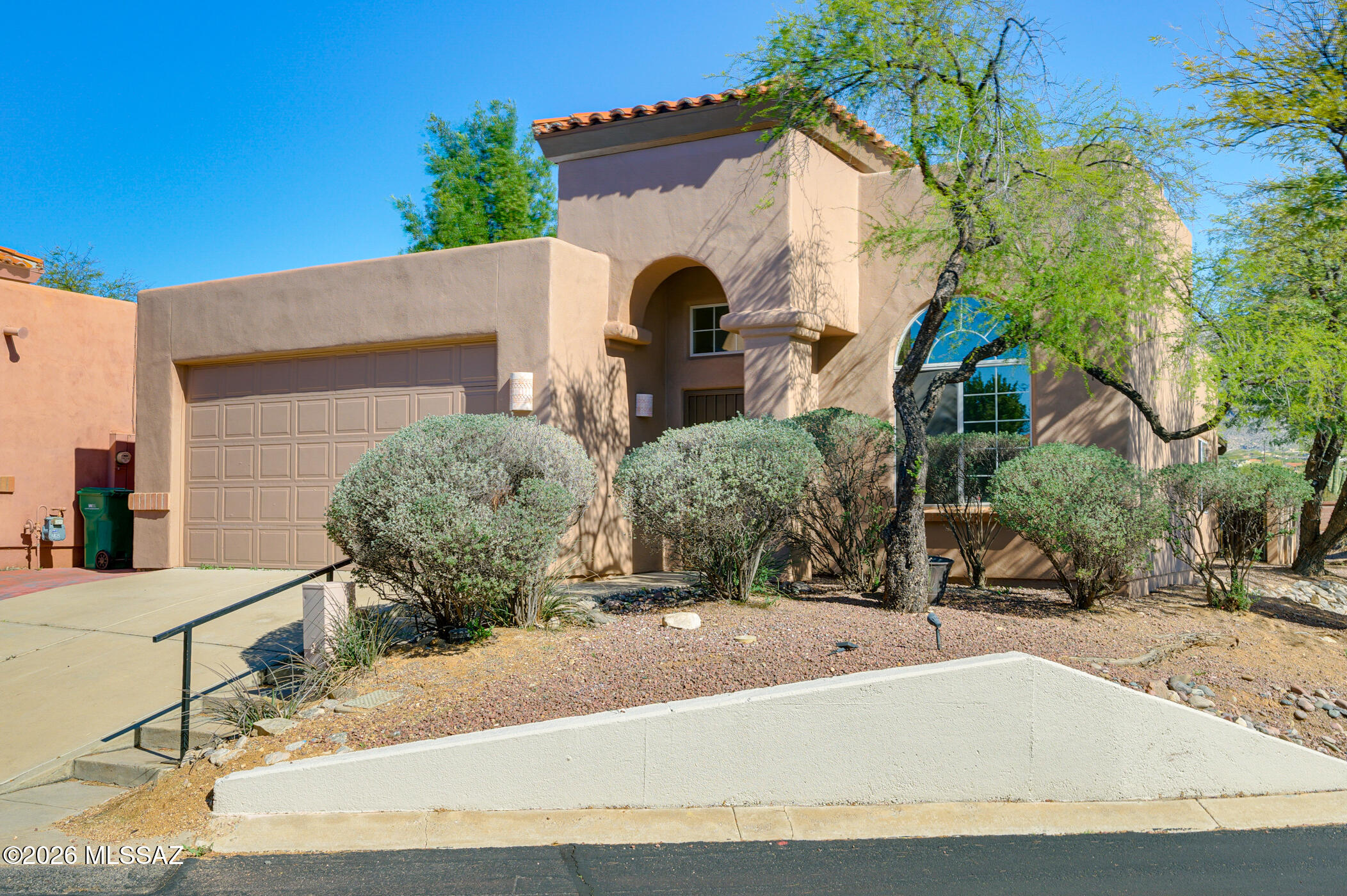 6683 N Calle Sin Nombre