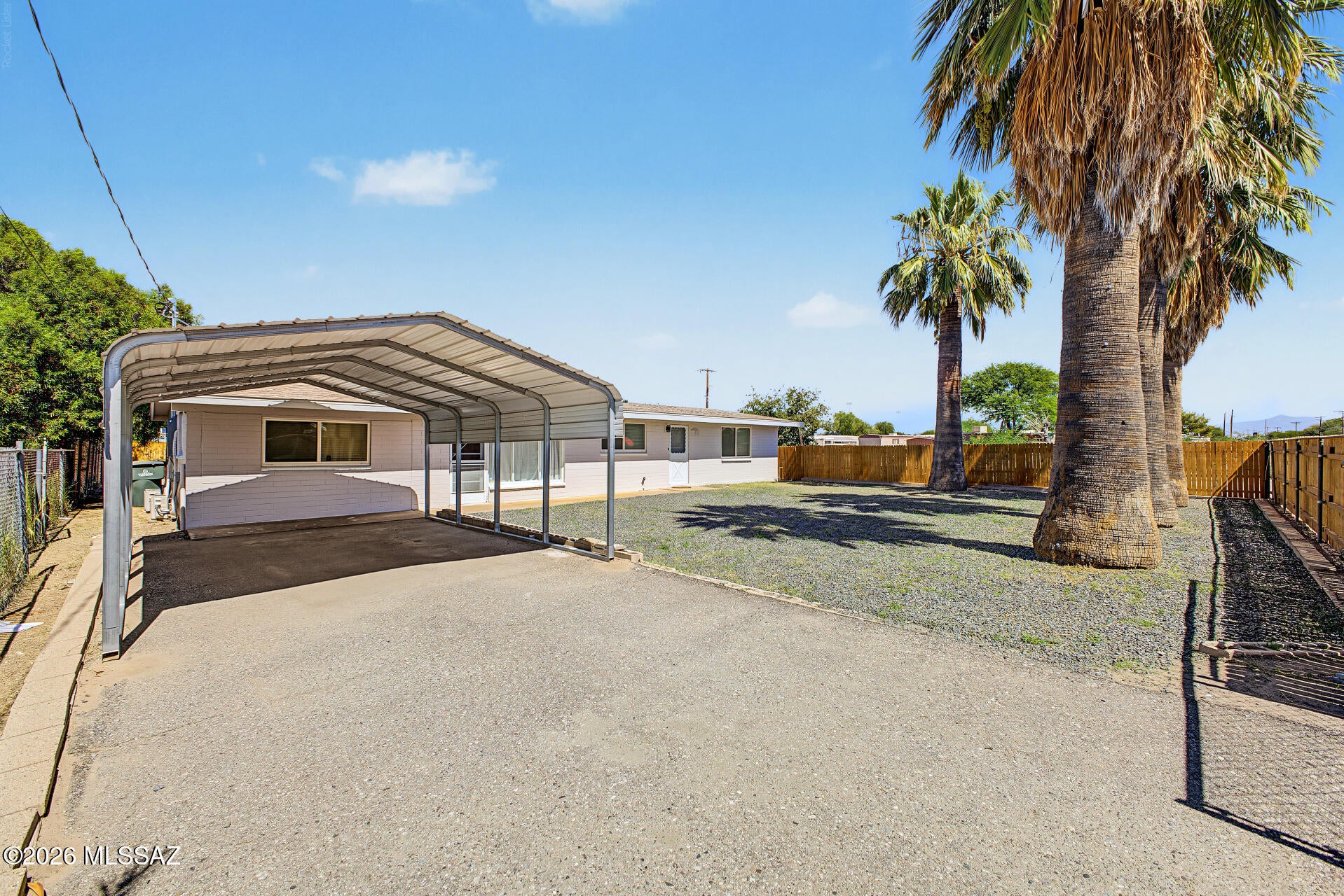 1353 E Bilby Road