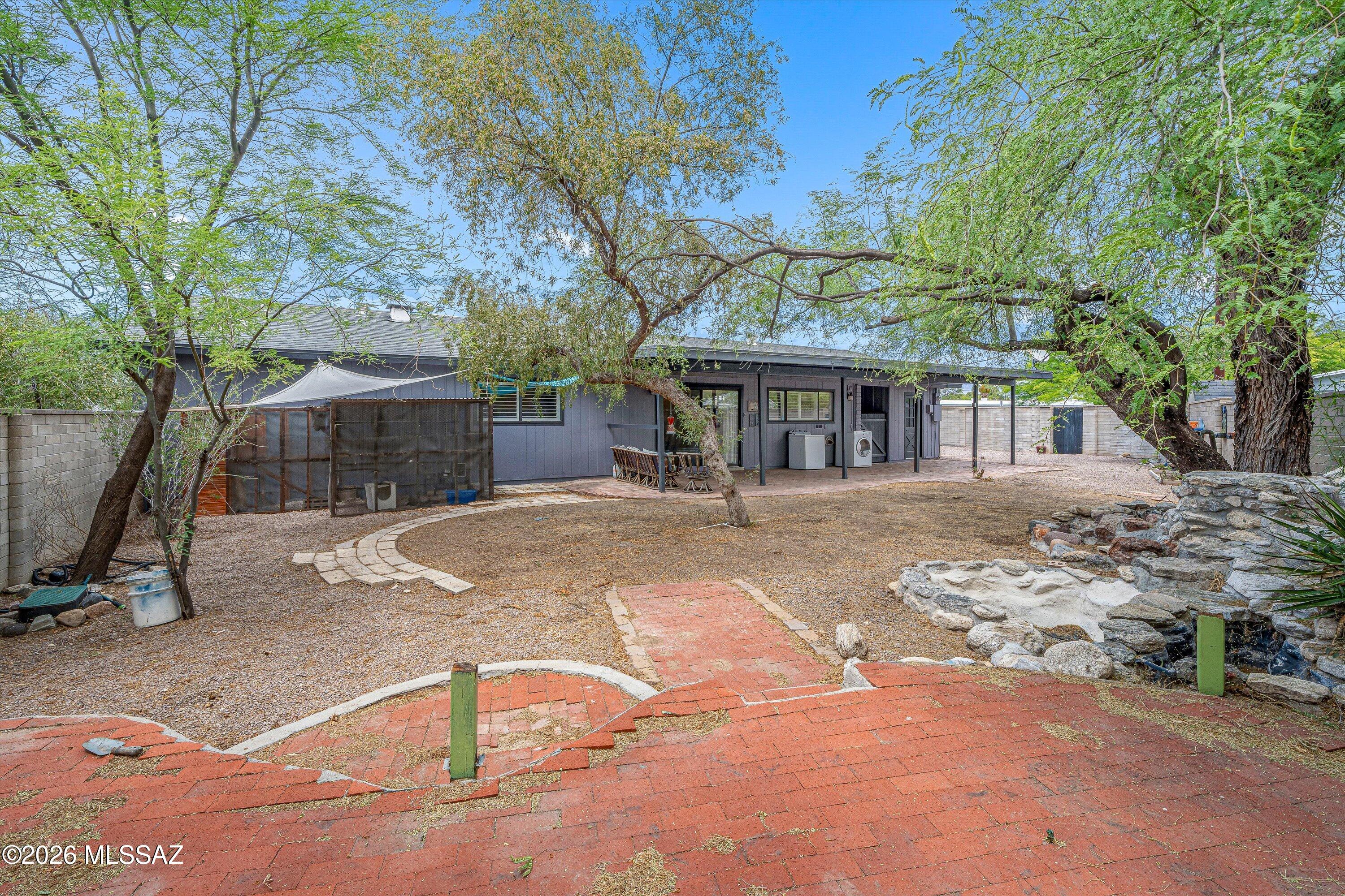 Sherwood Village Terrace (547-571) - Residential