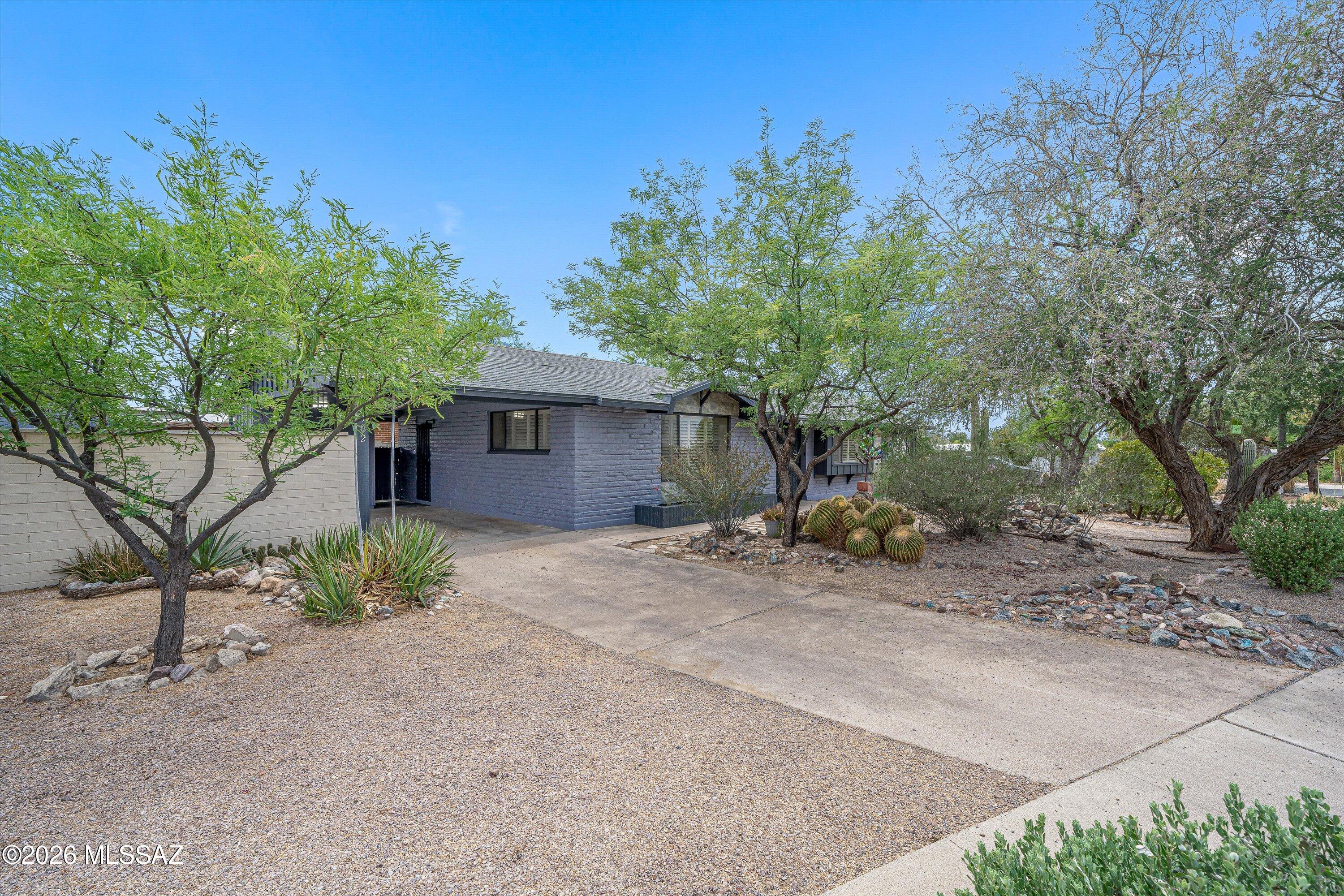 Sherwood Village Terrace (547-571) - Residential