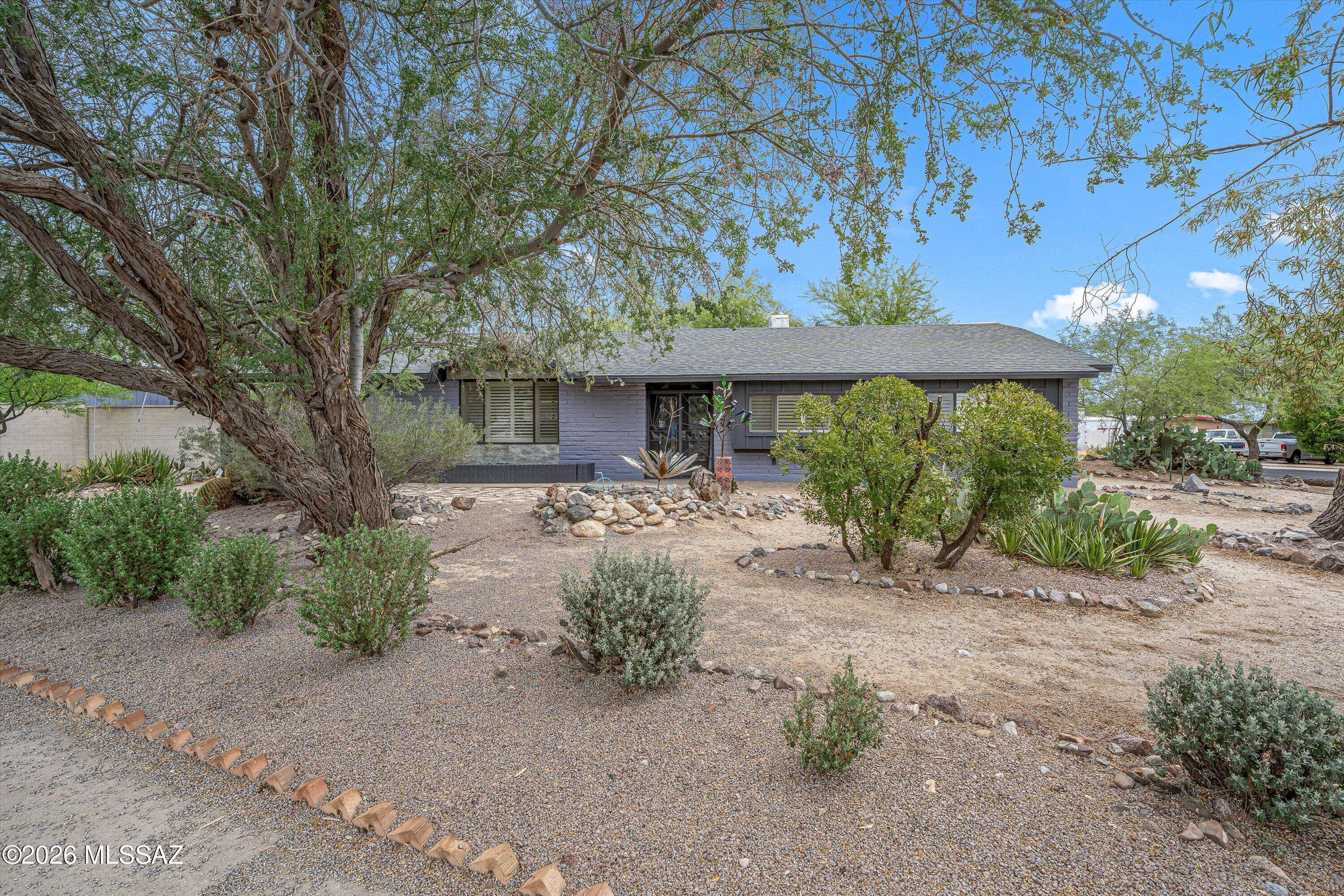 Sherwood Village Terrace (547-571) - Residential