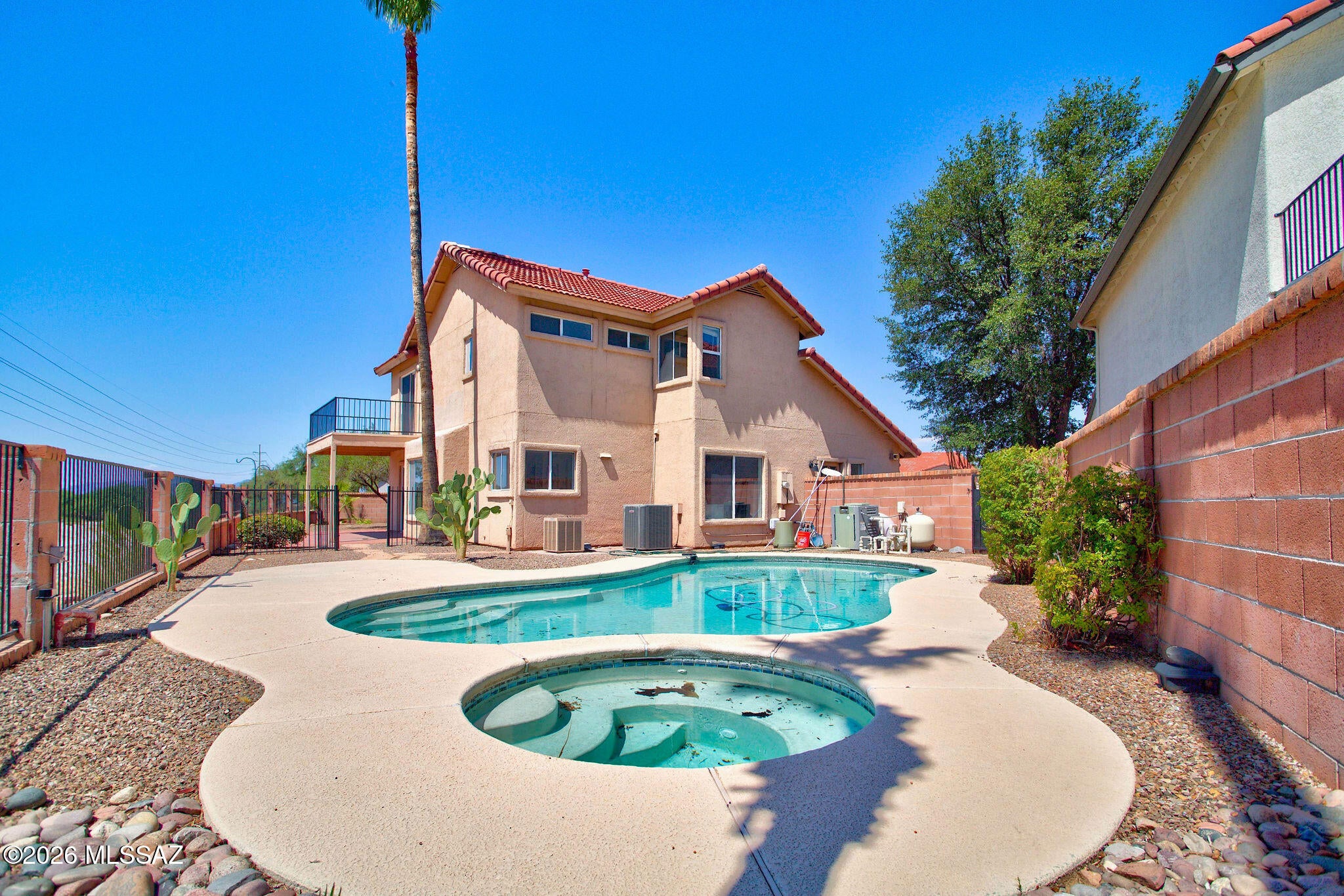1223 W Firestone Place