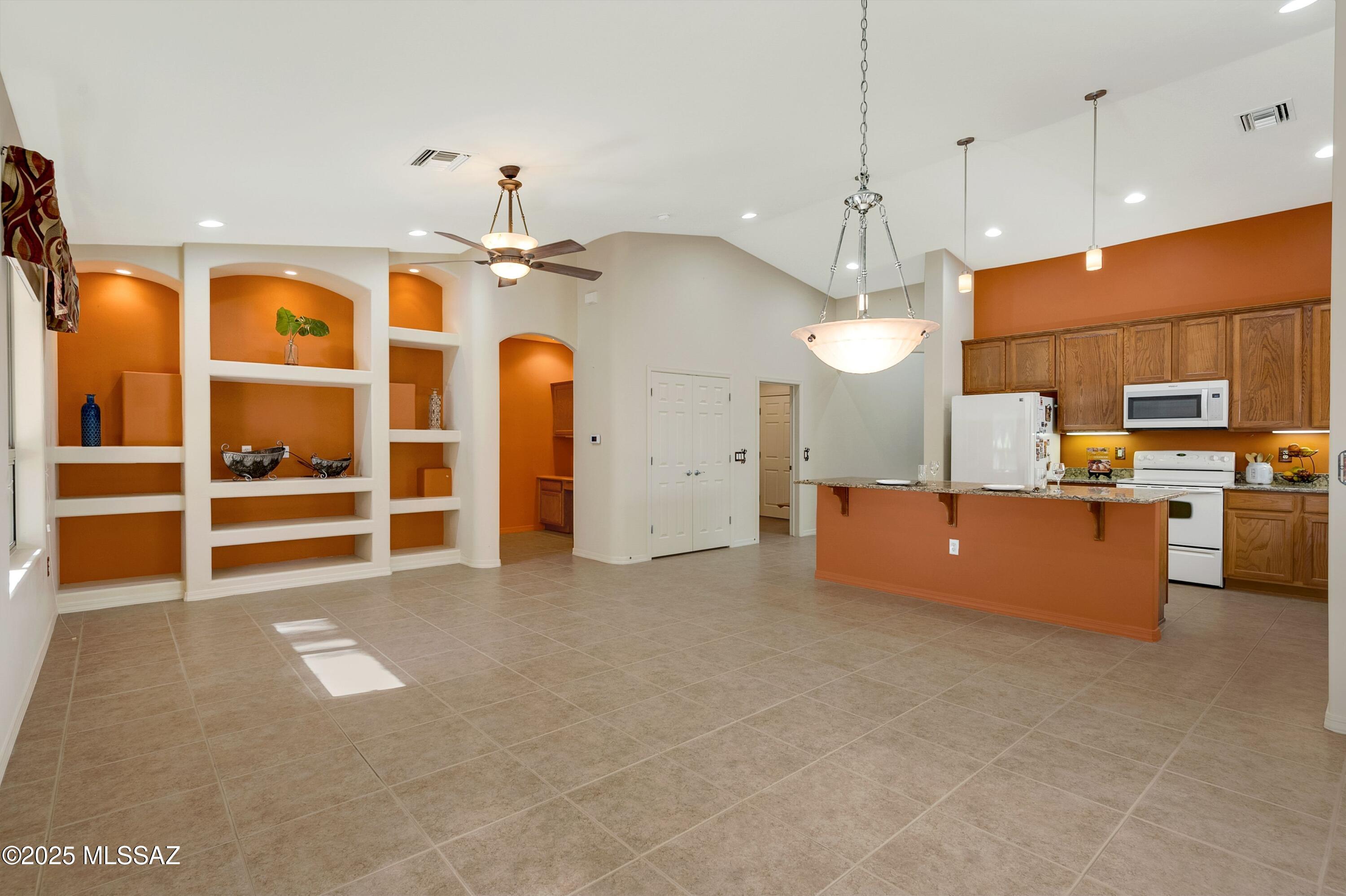 Las Campanas Villiage Phase II (112-219) - Residential