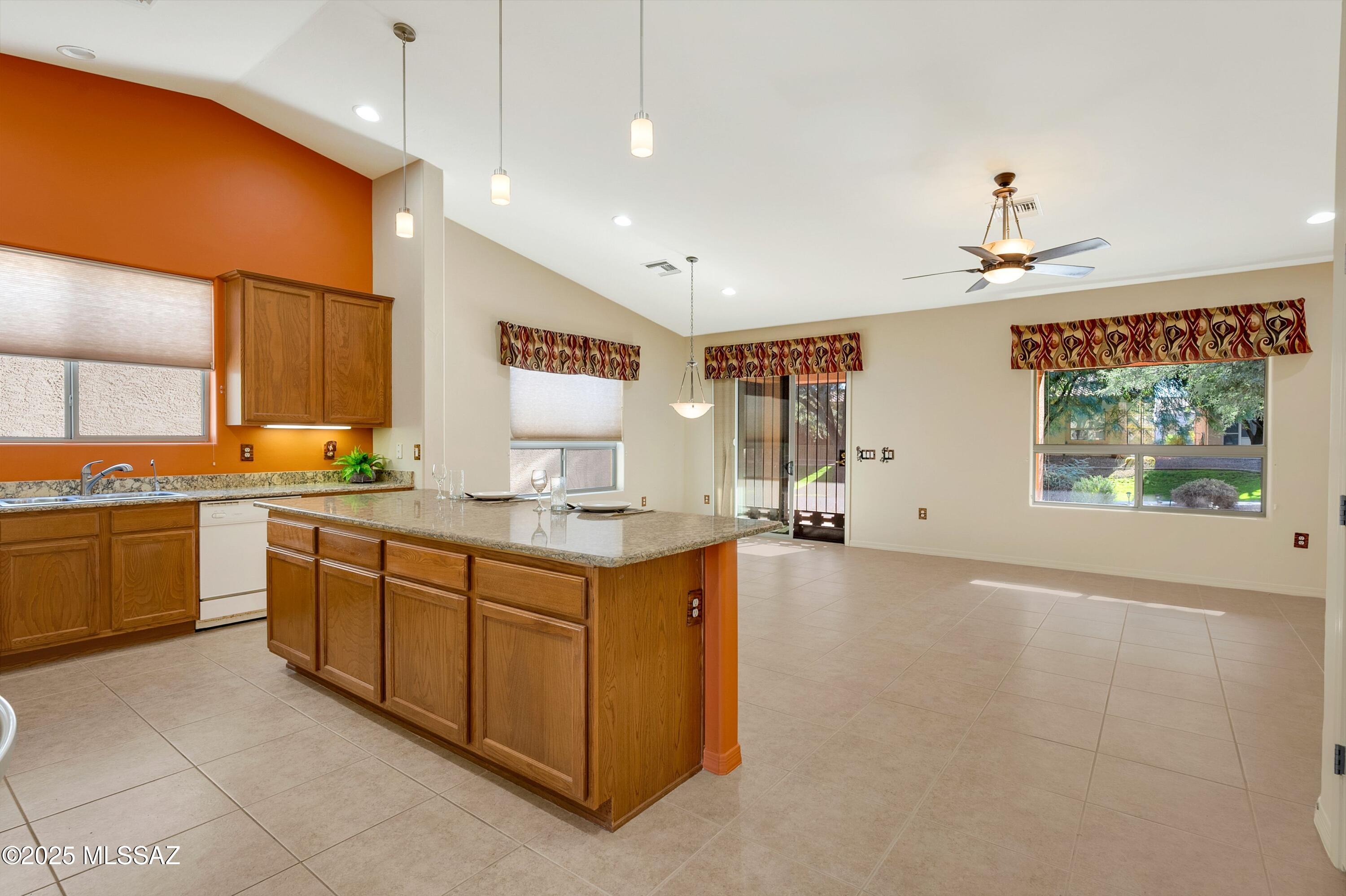 Las Campanas Villiage Phase II (112-219) - Residential