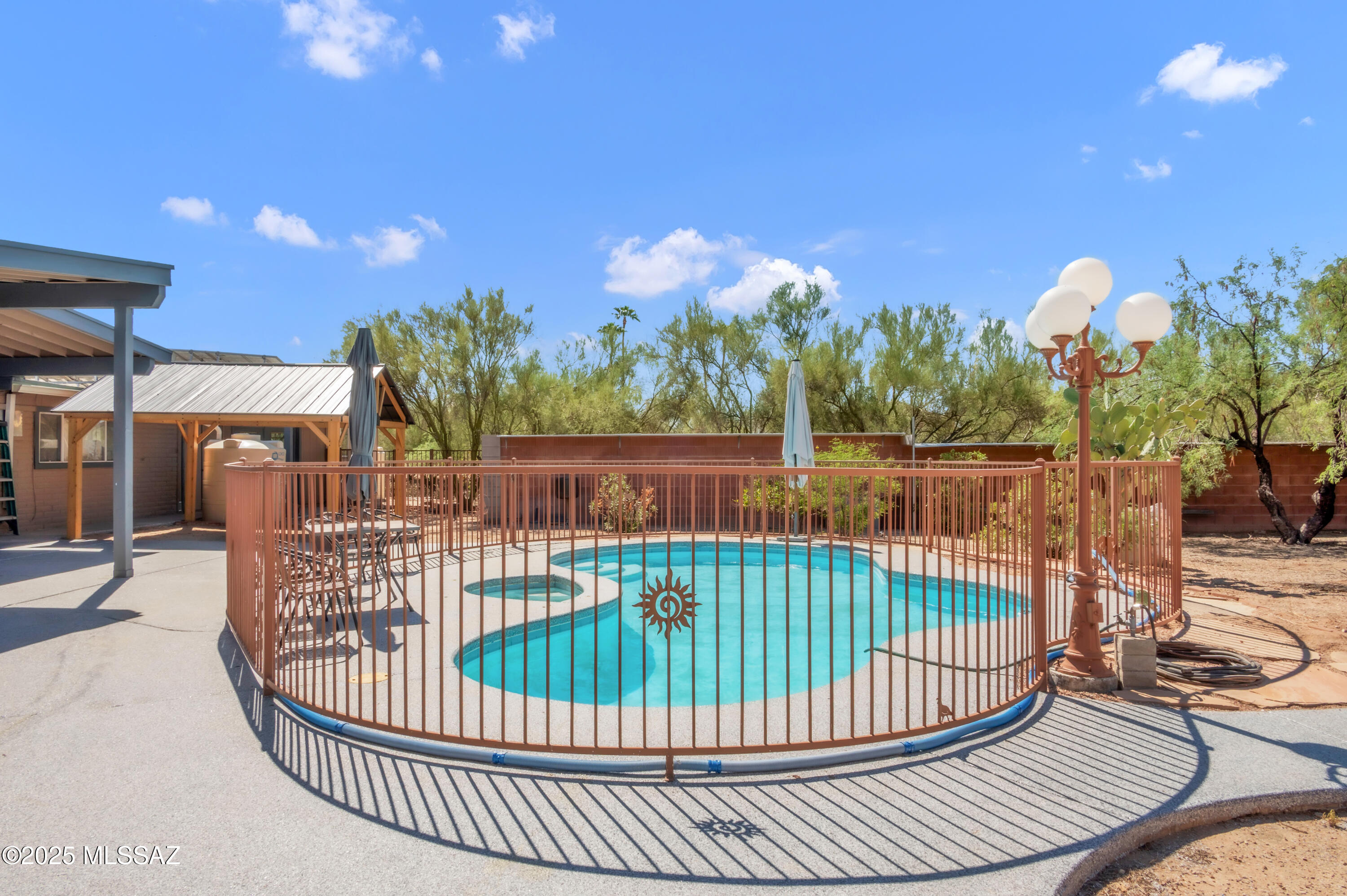 Casas Adobes Estates (541-618) - Residential